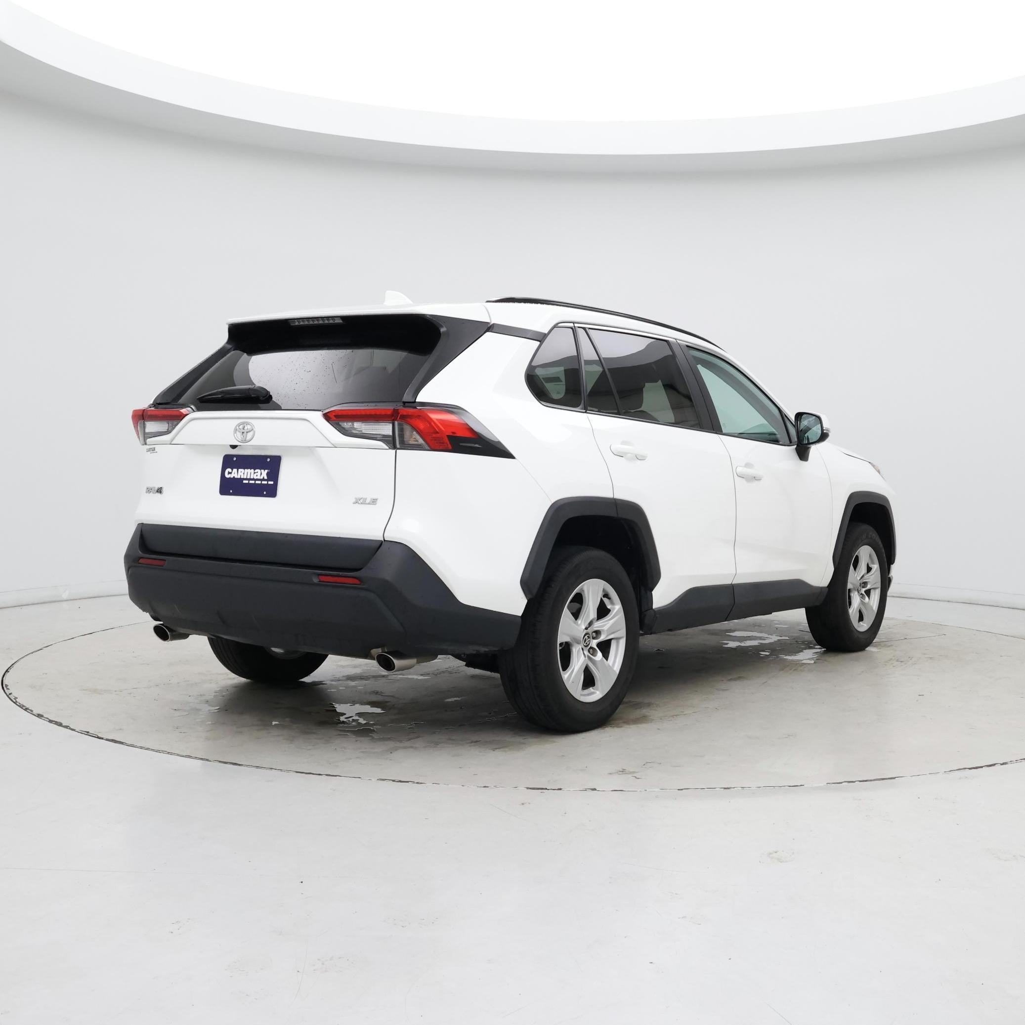 Thumbnail: 2021 Toyota RAV4 - 8