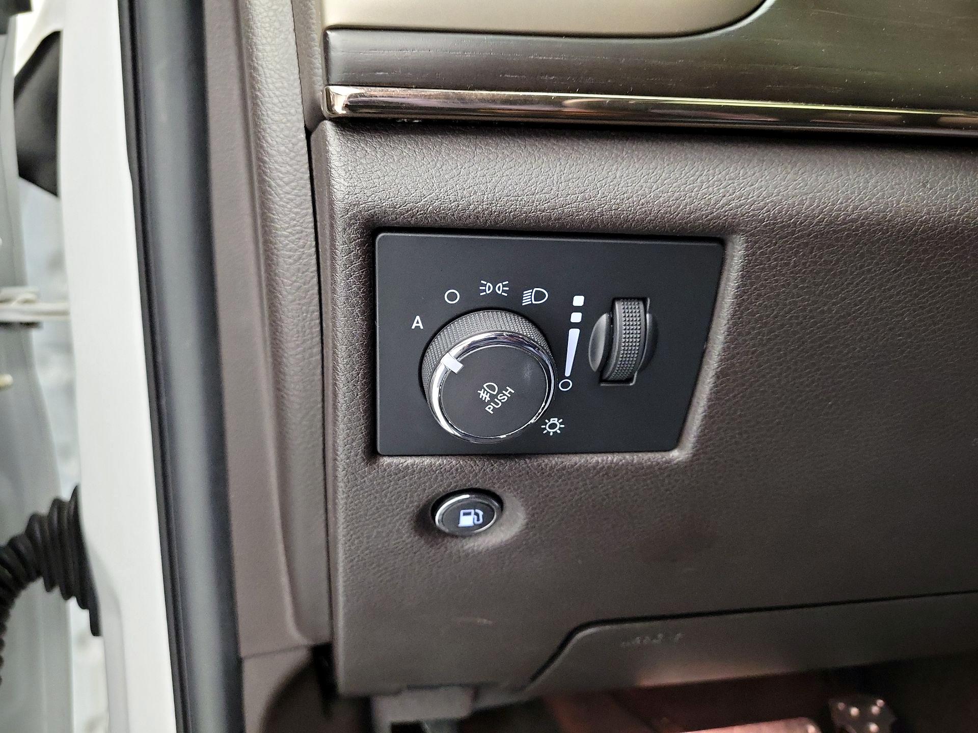 Thumbnail: 2014 Jeep Grand Cherokee - 13