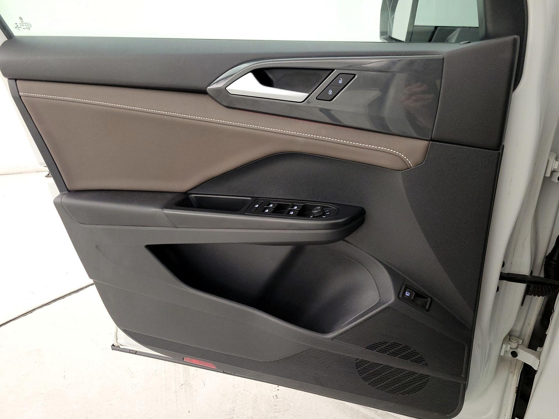 Thumbnail: 2023 Volkswagen Taos - 12