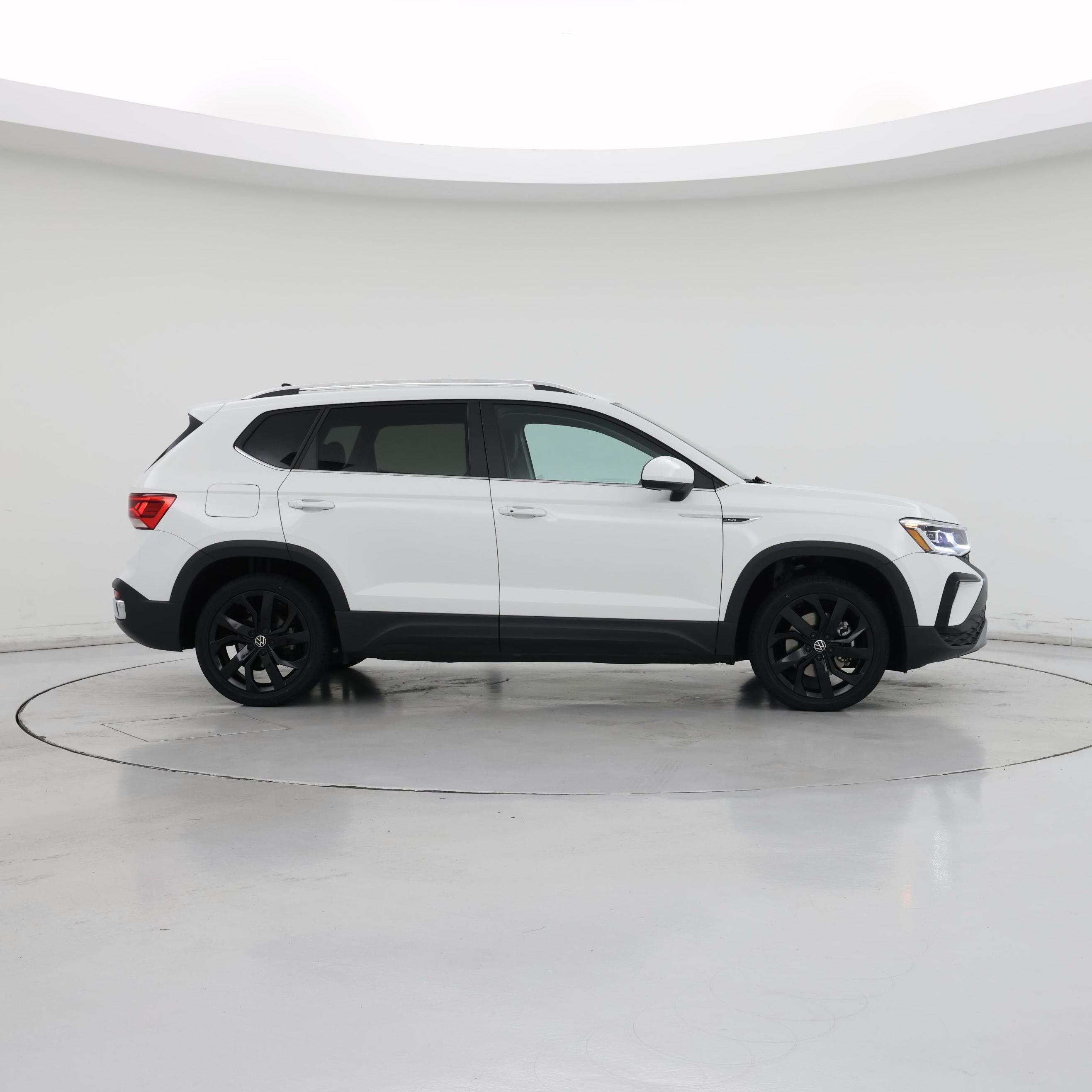 Thumbnail: 2023 Volkswagen Taos - 7