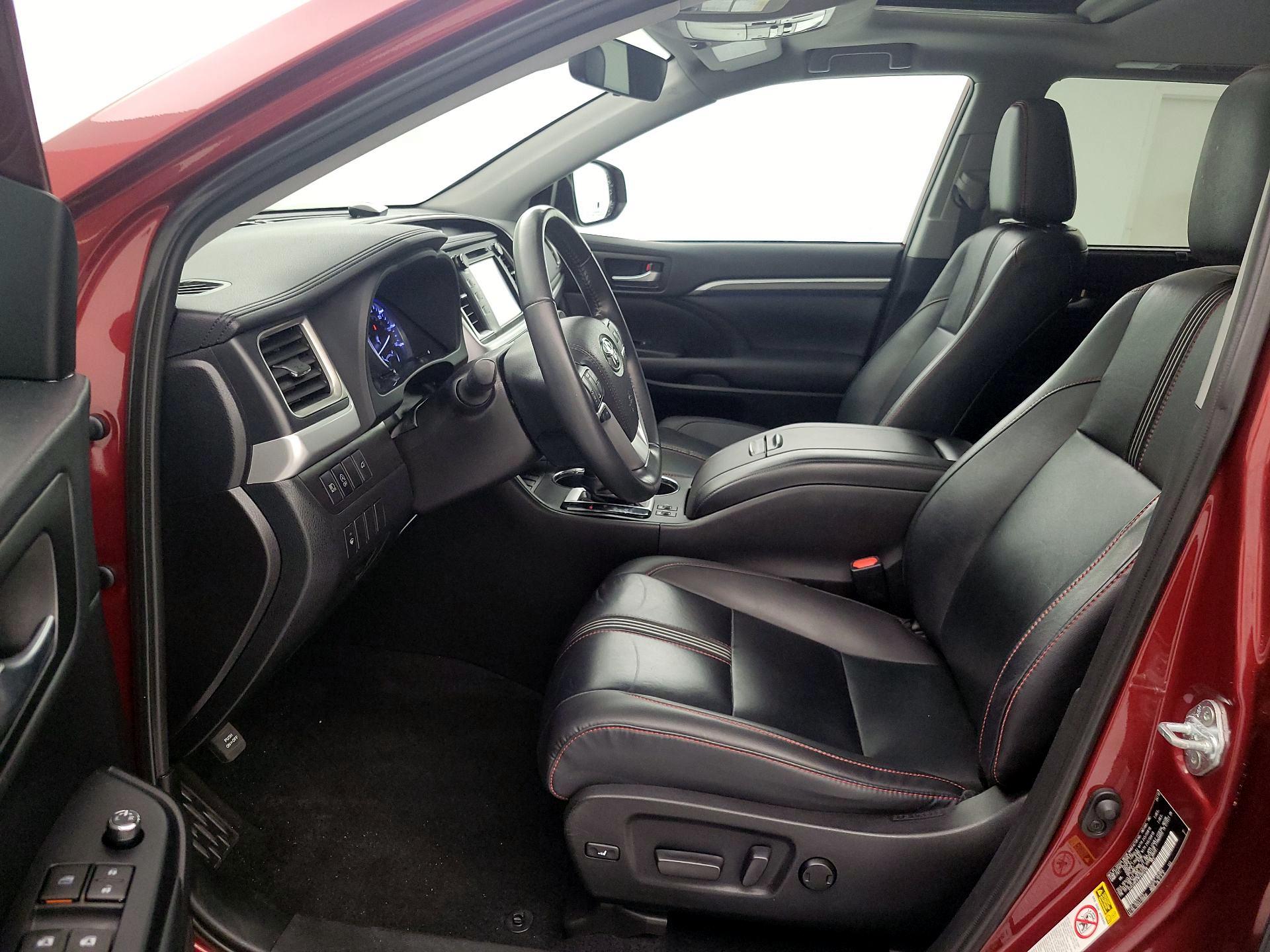 Thumbnail: 2019 Toyota Highlander - 11