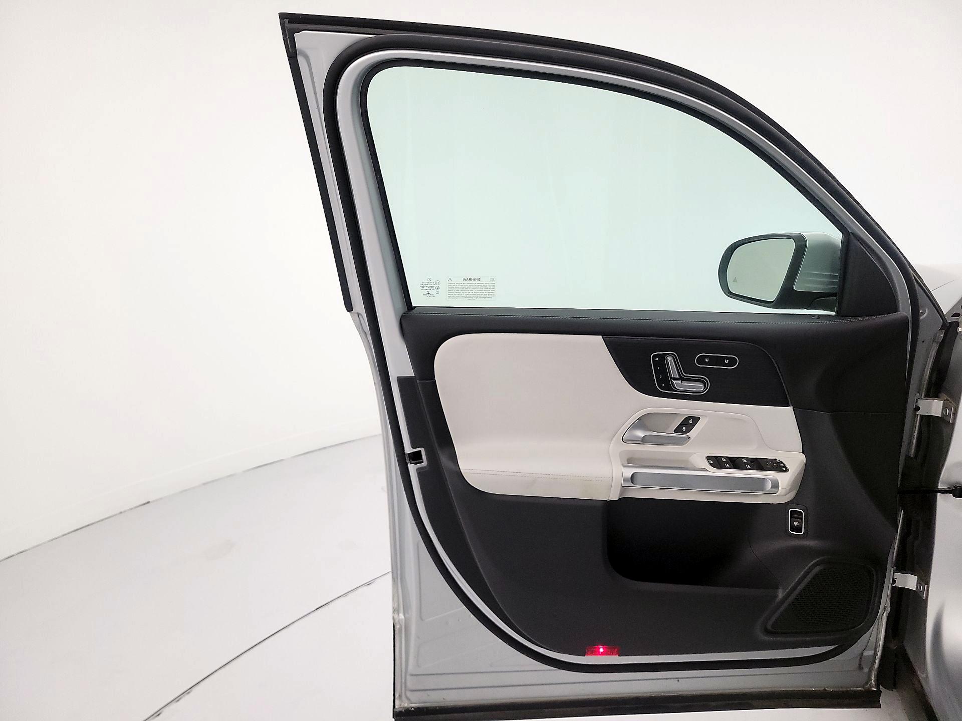 Thumbnail: 2021 Mercedes-Benz GLB - 12