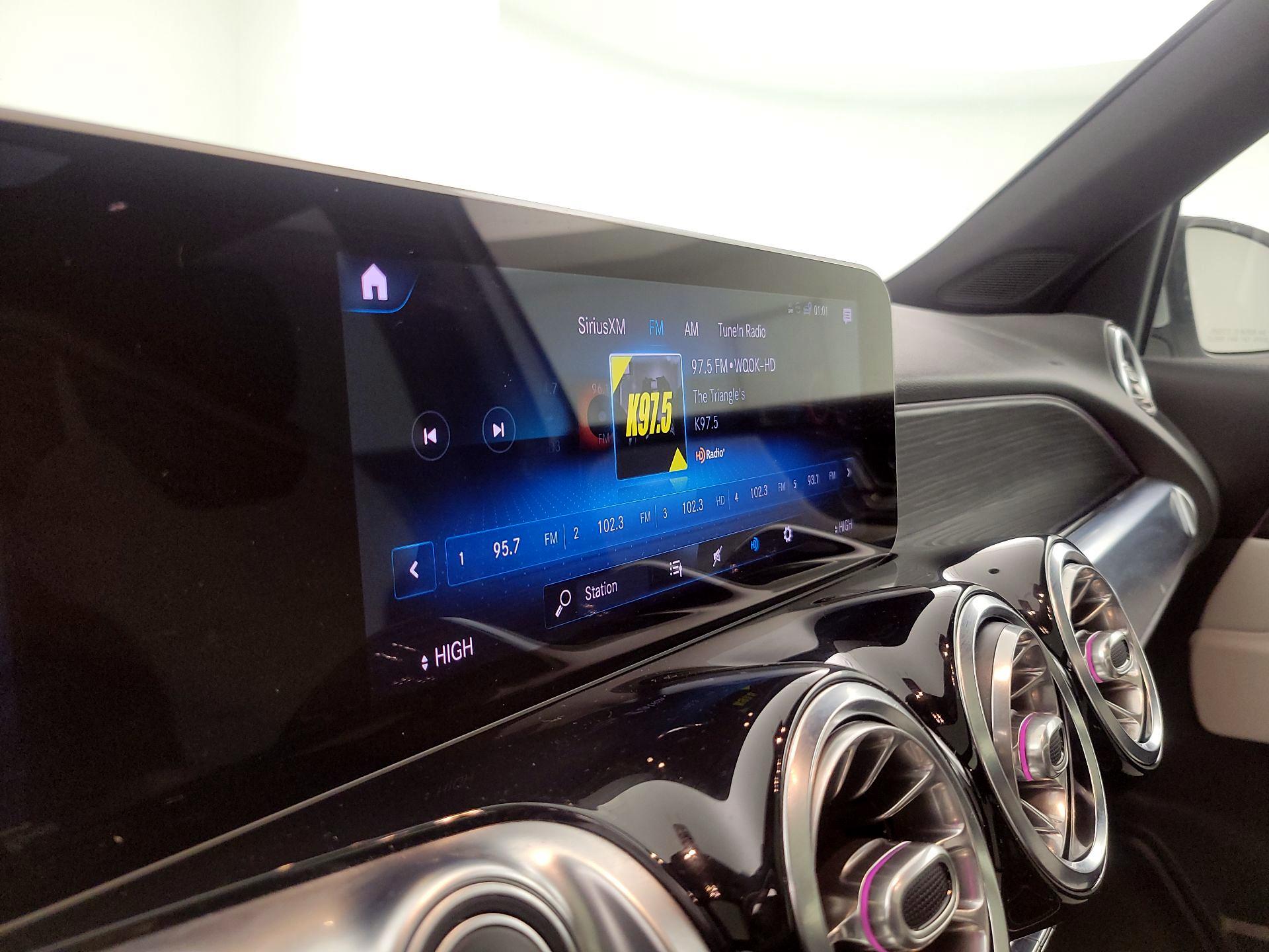 Thumbnail: 2021 Mercedes-Benz GLB - 15