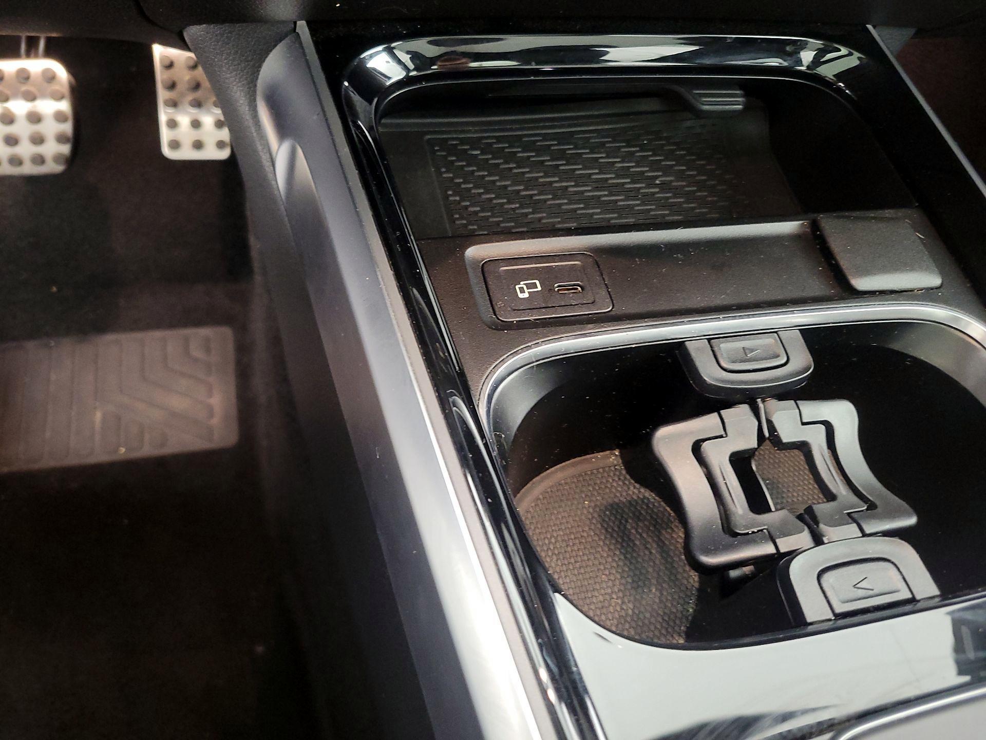 Thumbnail: 2021 Mercedes-Benz GLB - 18