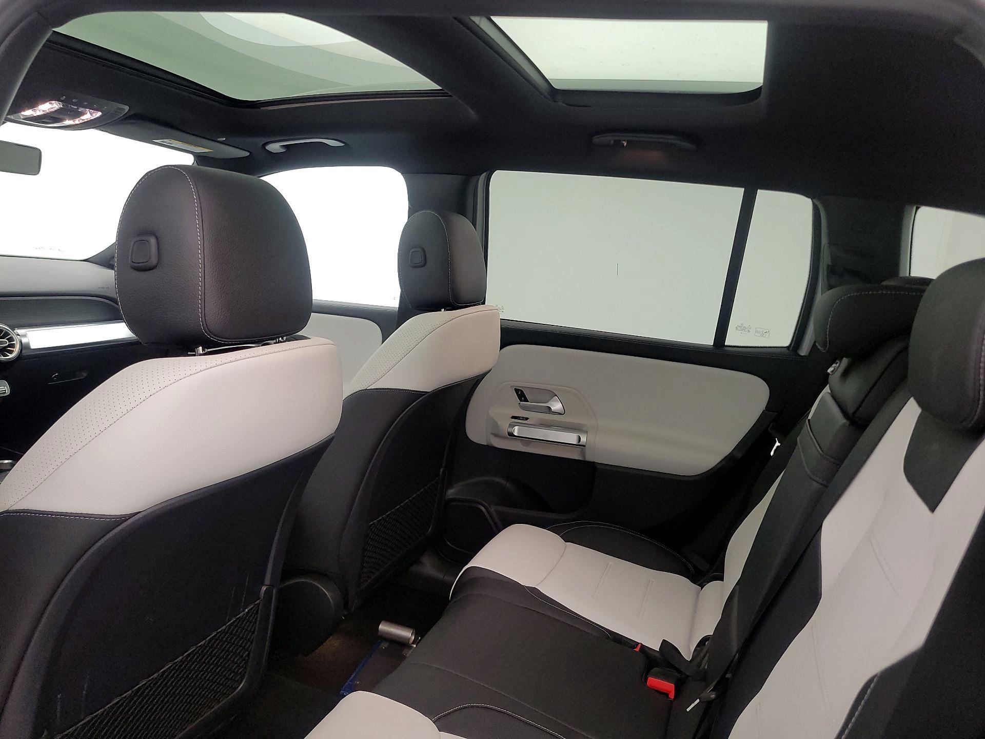 Thumbnail: 2021 Mercedes-Benz GLB - 19