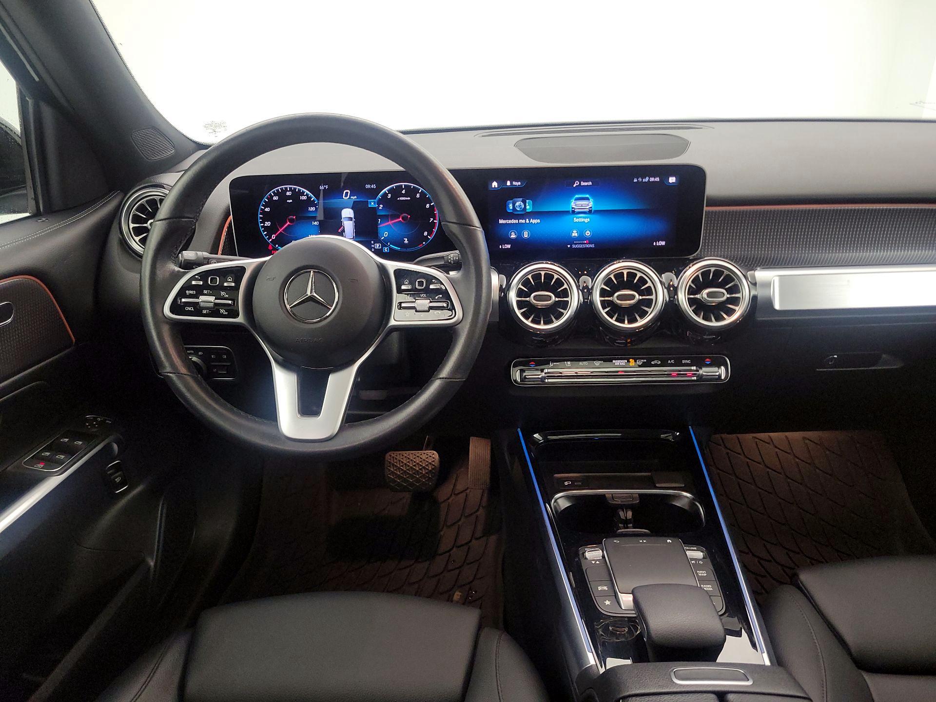 Thumbnail: 2021 Mercedes-Benz GLB - 10