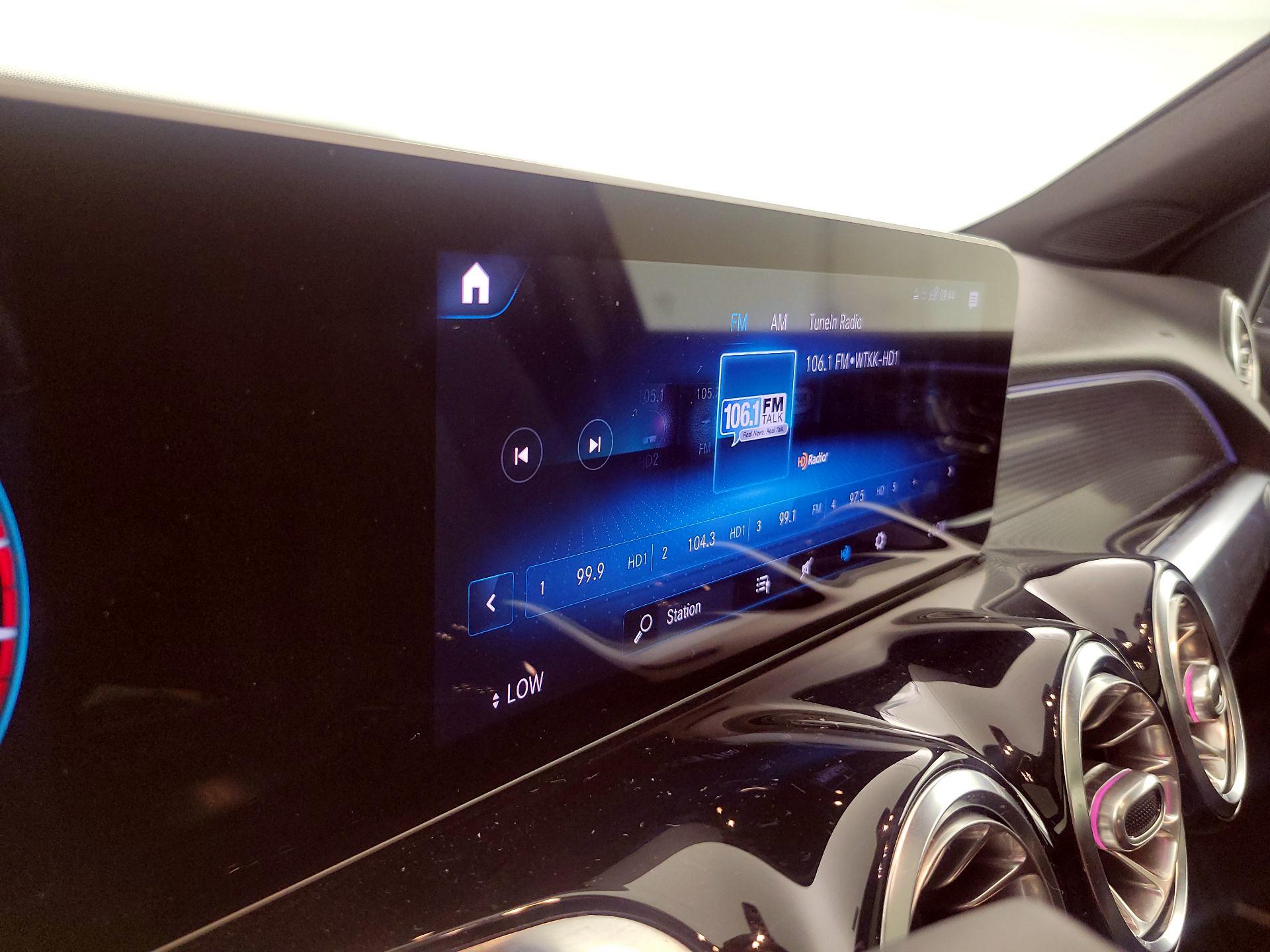 Thumbnail: 2021 Mercedes-Benz GLB - 15