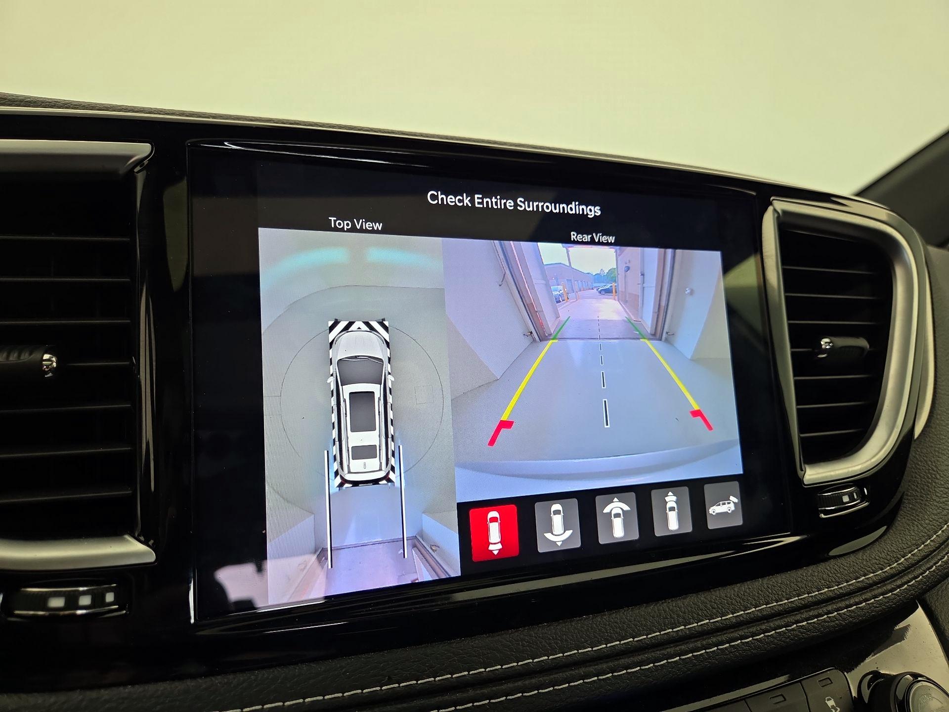 Thumbnail: 2023 Chrysler Pacifica - 15