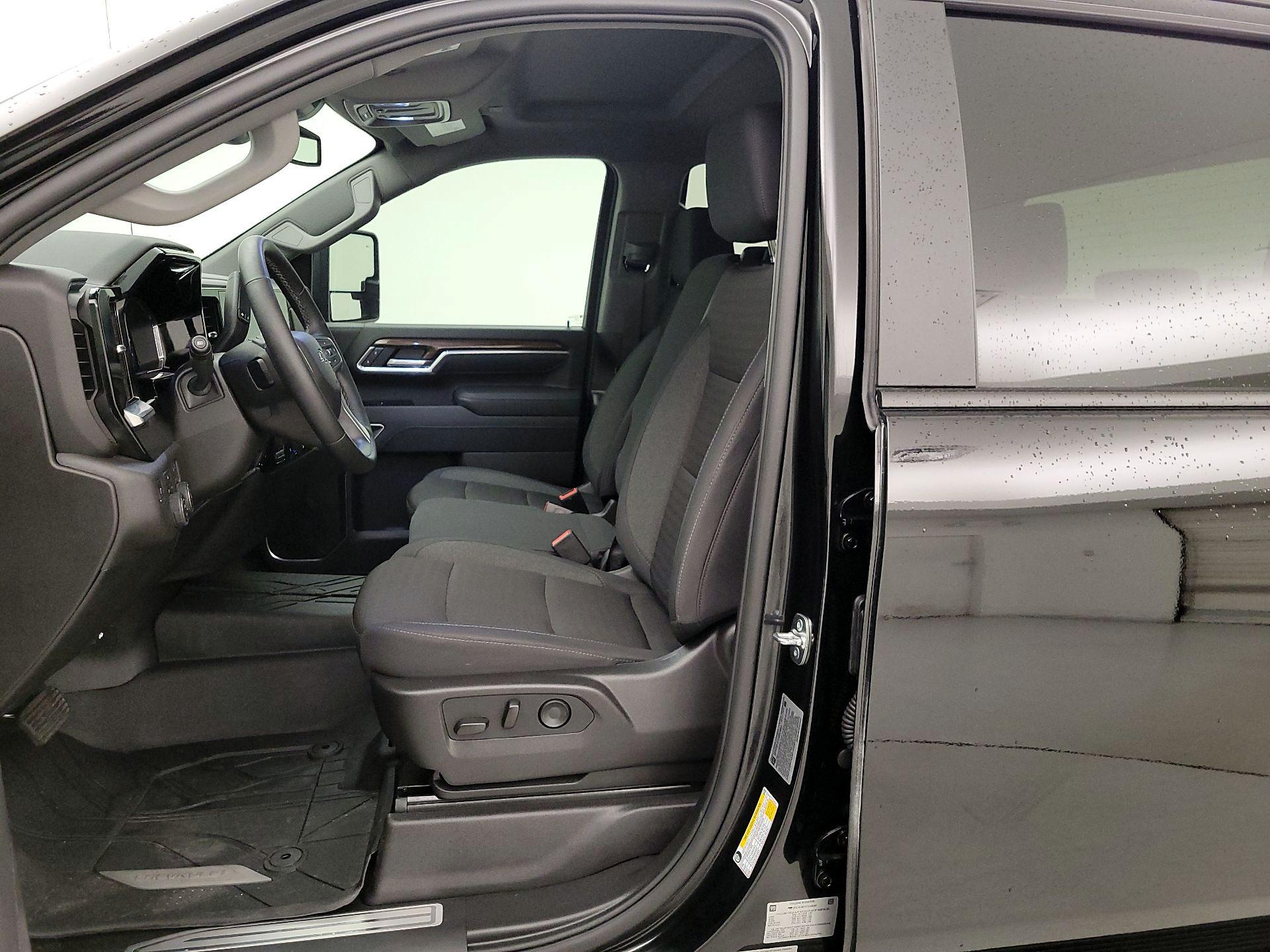 Thumbnail: 2026 Chevrolet Silverado 2500 - 11