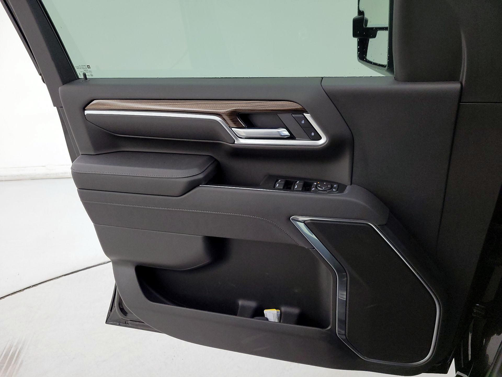 Thumbnail: 2026 Chevrolet Silverado 2500 - 12