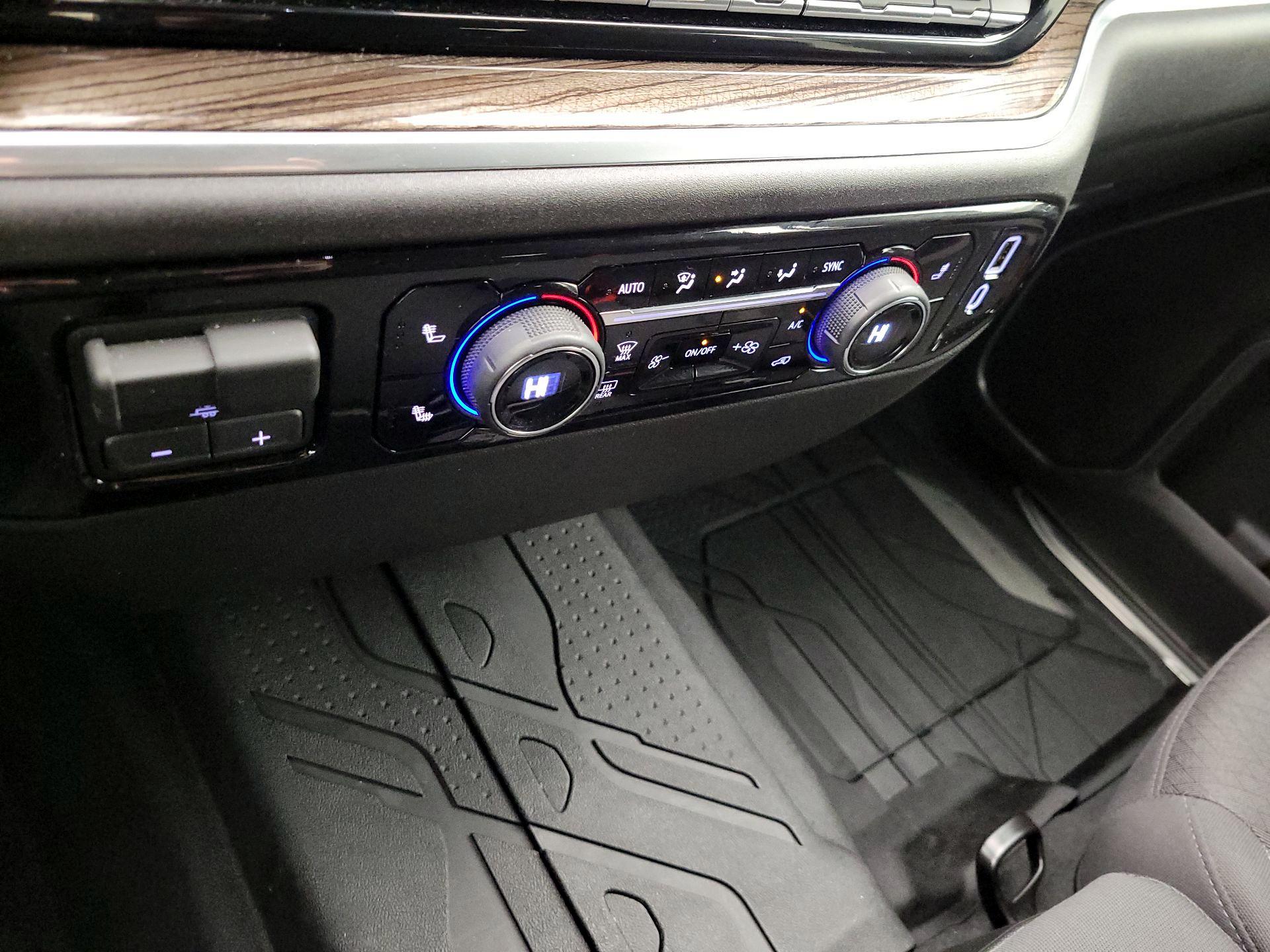 Thumbnail: 2026 Chevrolet Silverado 2500 - 17