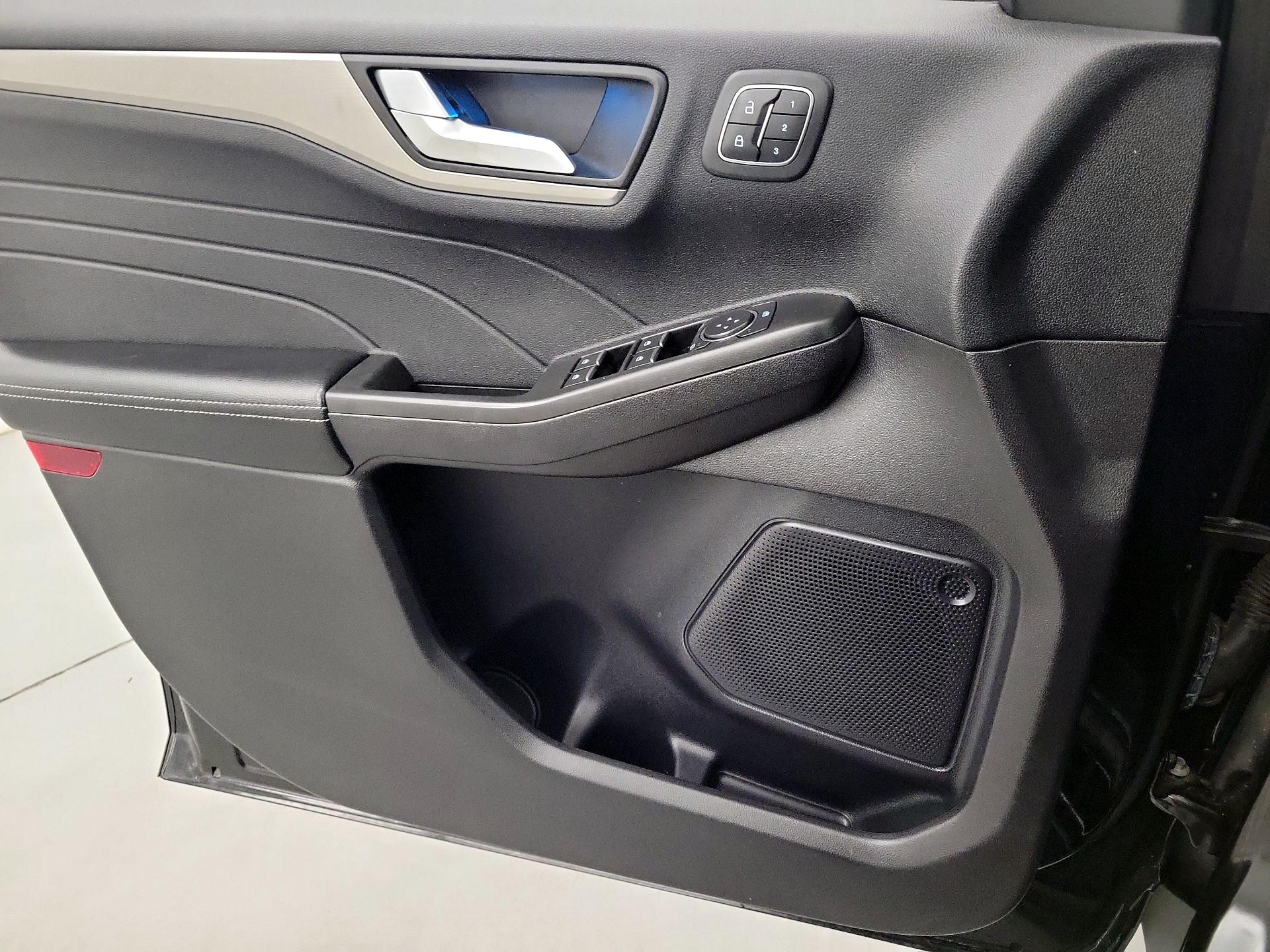 Thumbnail: 2022 Ford Escape - 12