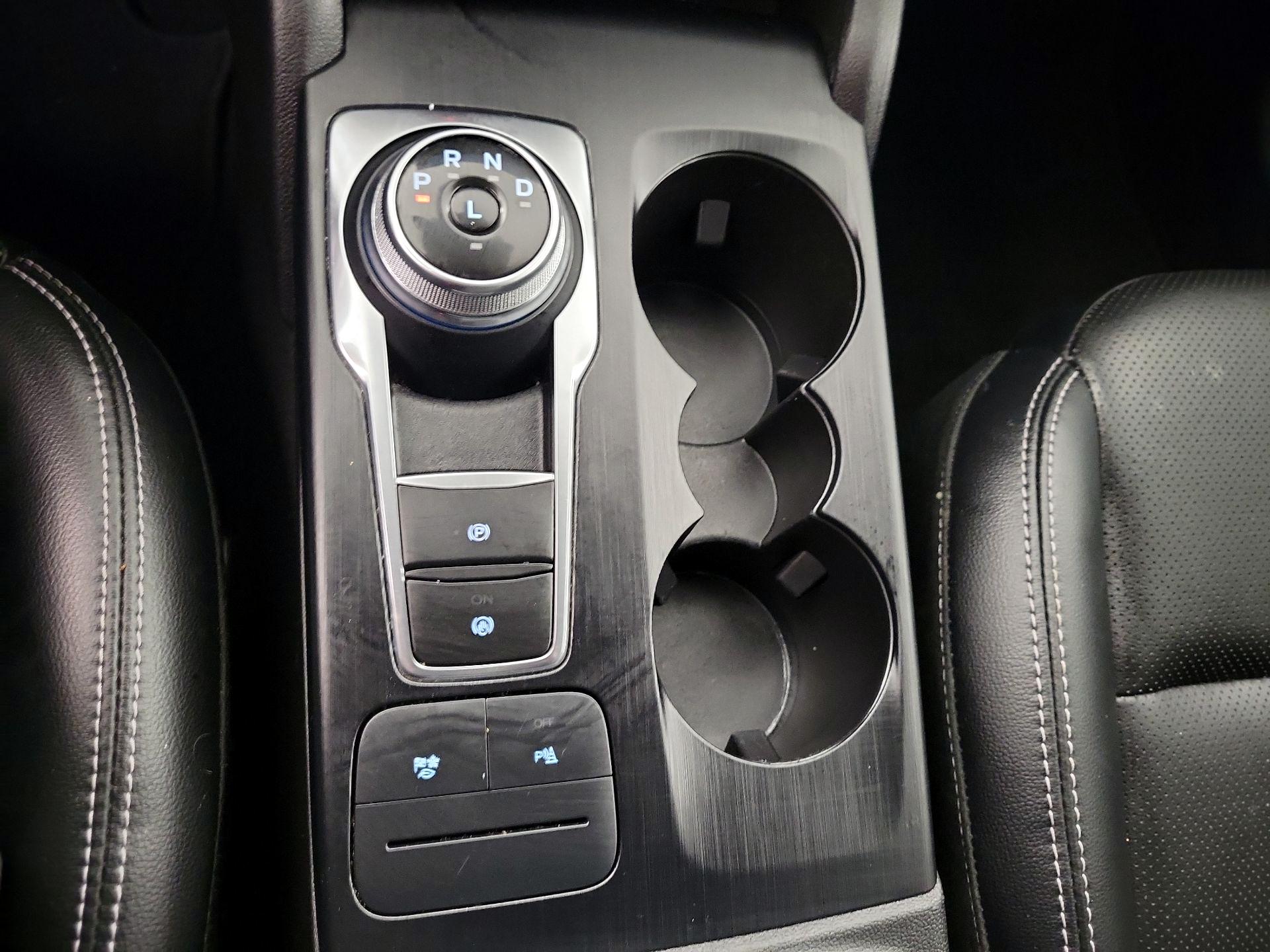 Thumbnail: 2022 Ford Escape - 18