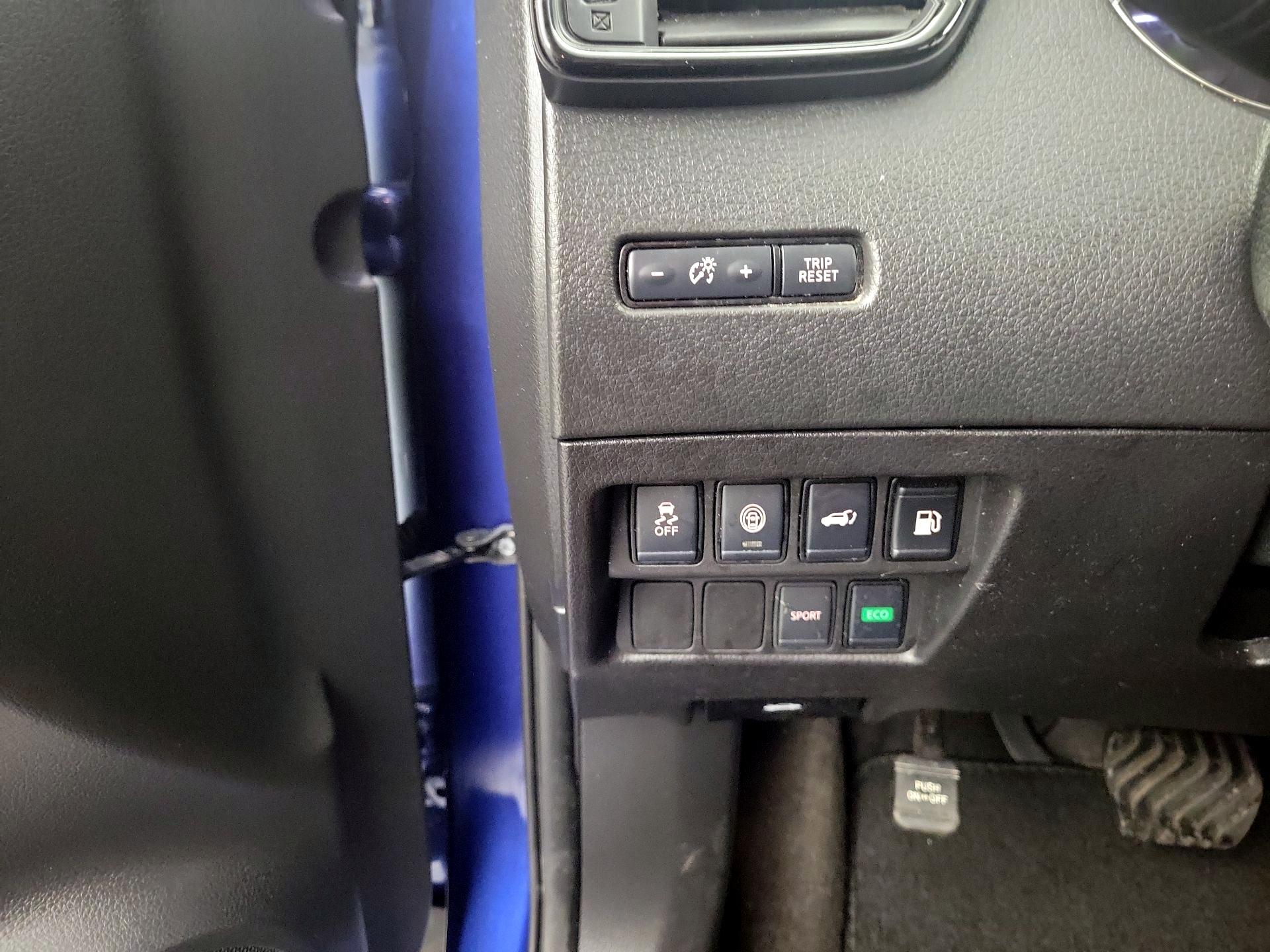 Thumbnail: 2020 Nissan Rogue - 13