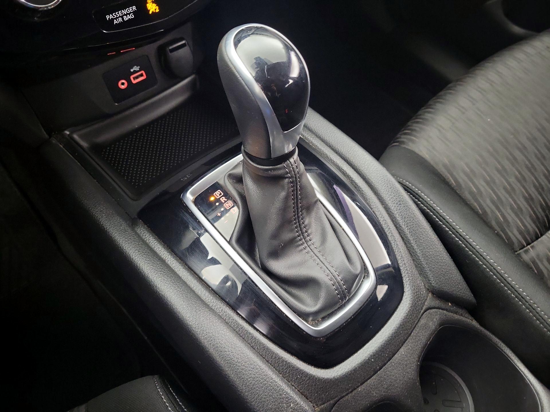 Thumbnail: 2020 Nissan Rogue - 17