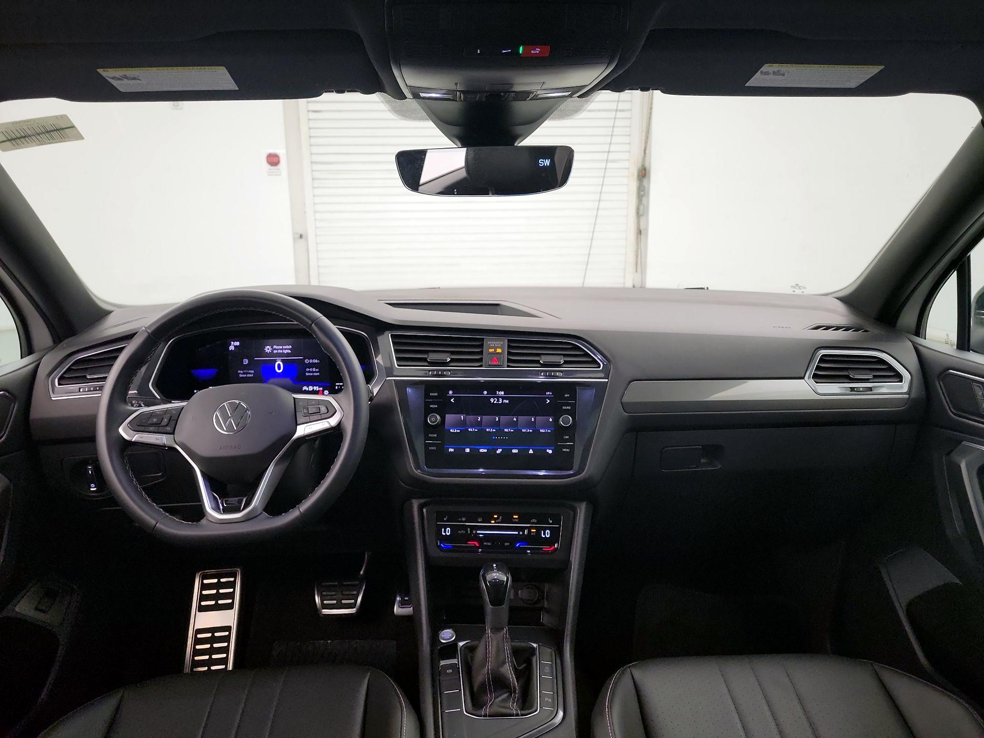 Thumbnail: 2023 Volkswagen Tiguan - 9