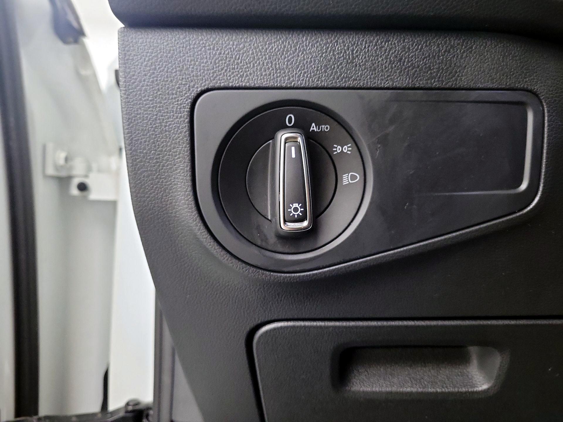 Thumbnail: 2023 Volkswagen Tiguan - 13