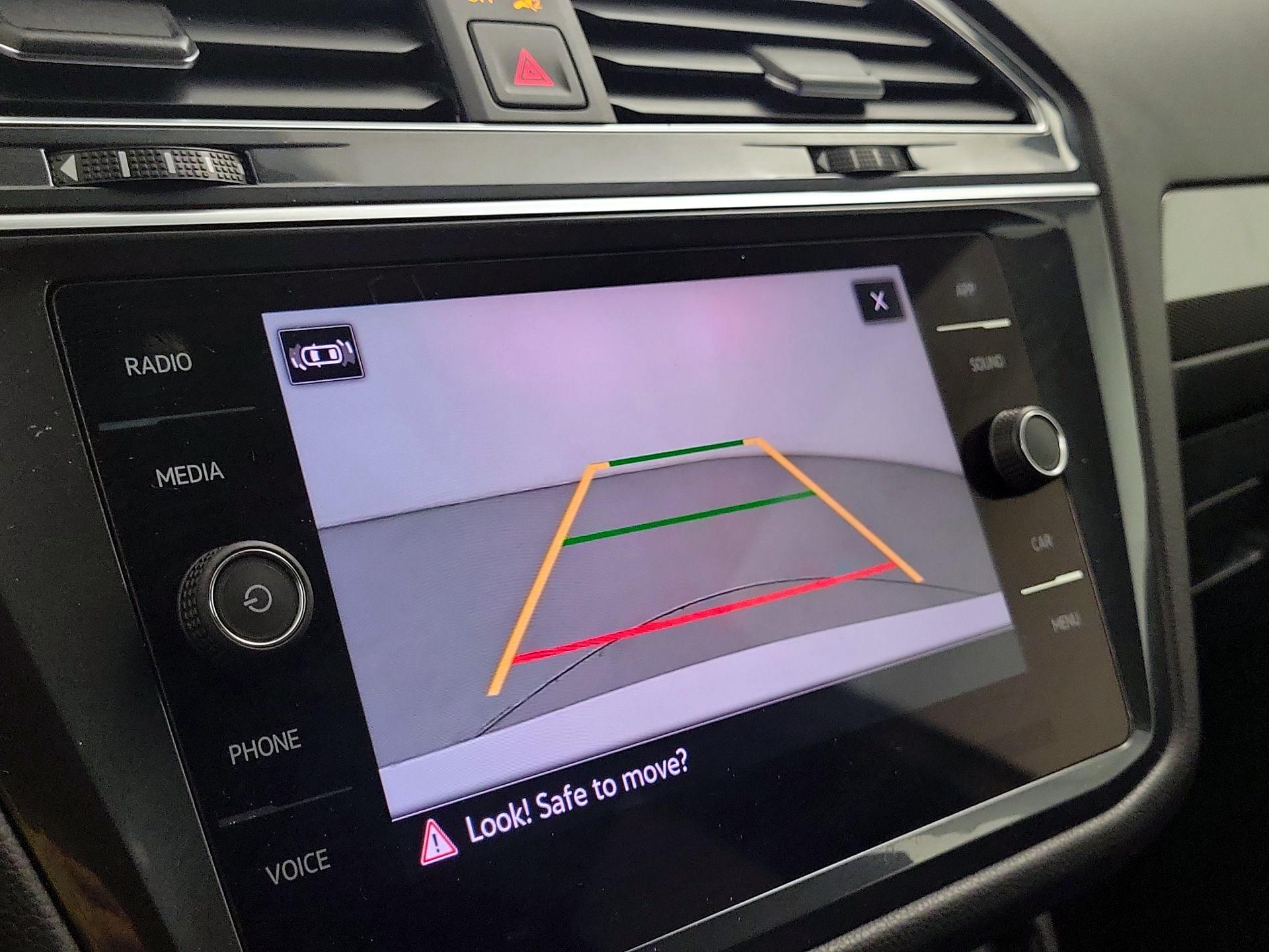 Thumbnail: 2023 Volkswagen Tiguan - 14