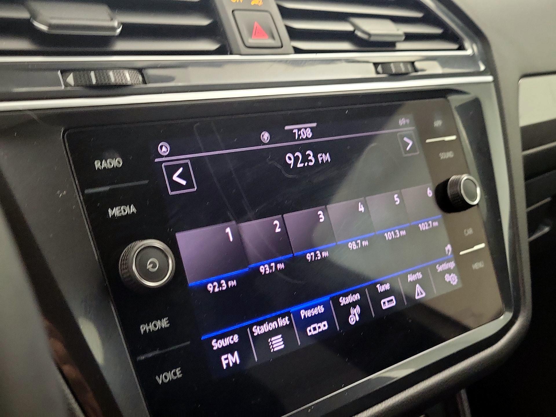 Thumbnail: 2023 Volkswagen Tiguan - 15