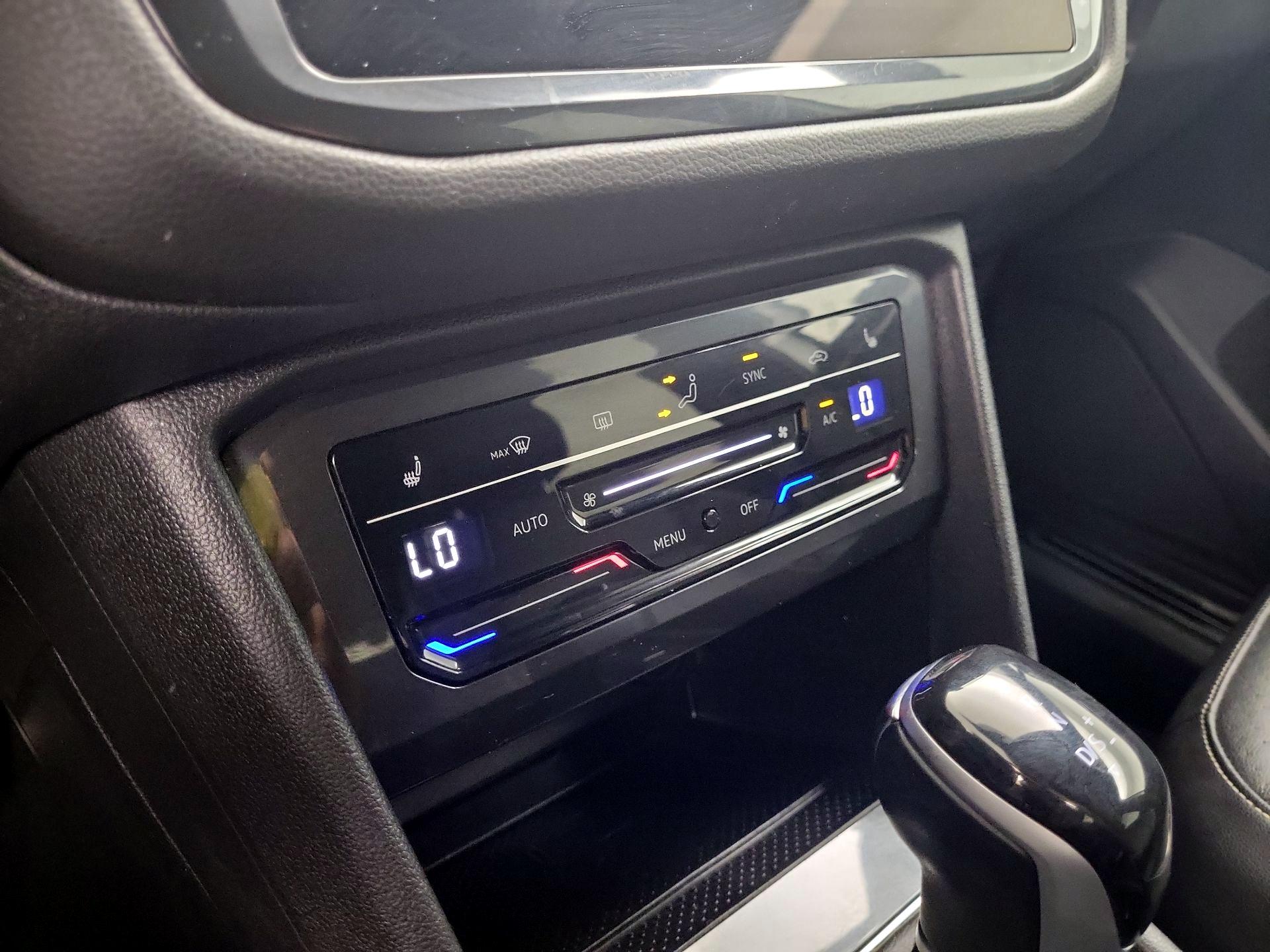 Thumbnail: 2023 Volkswagen Tiguan - 16