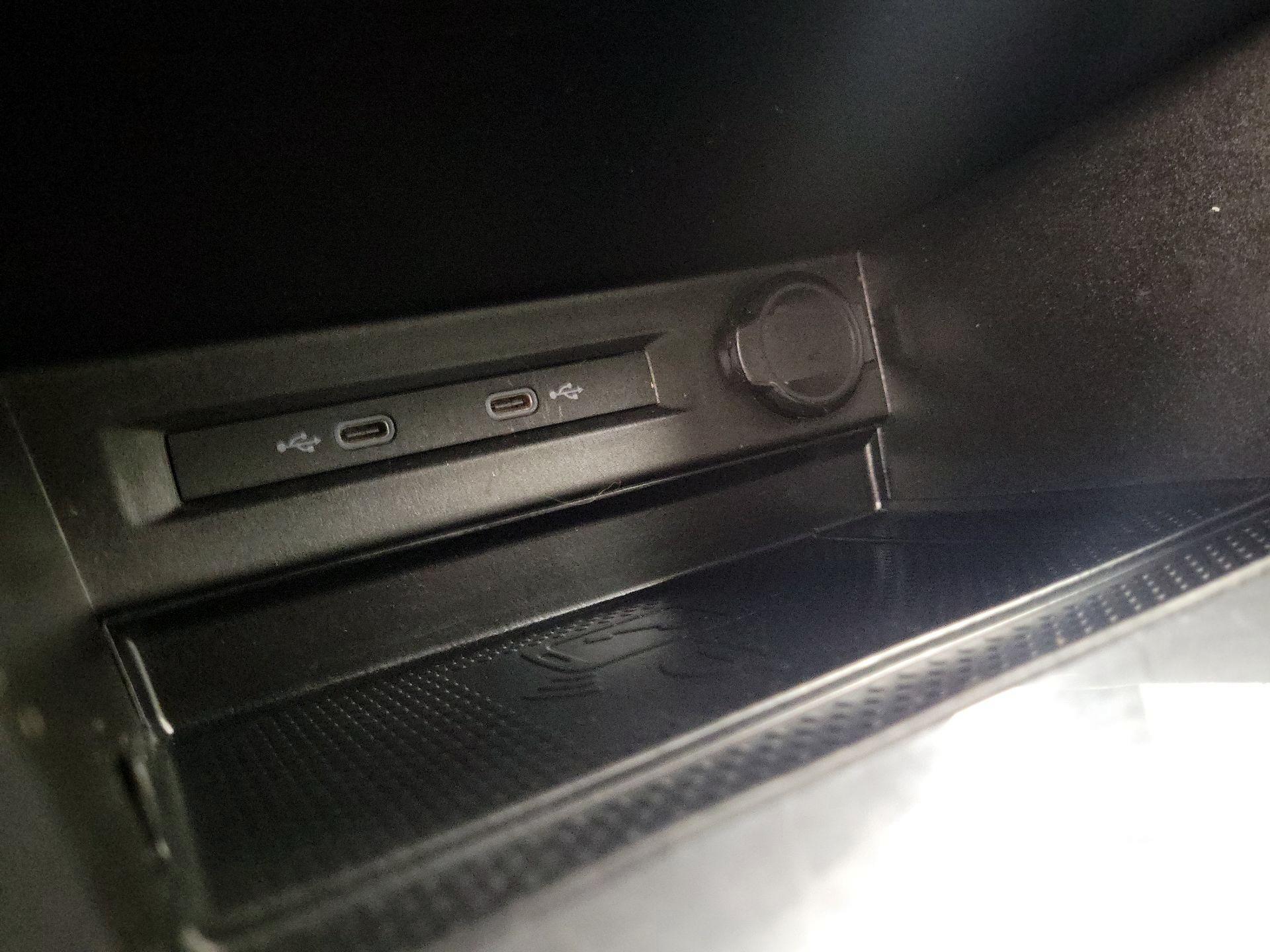 Thumbnail: 2023 Volkswagen Tiguan - 18