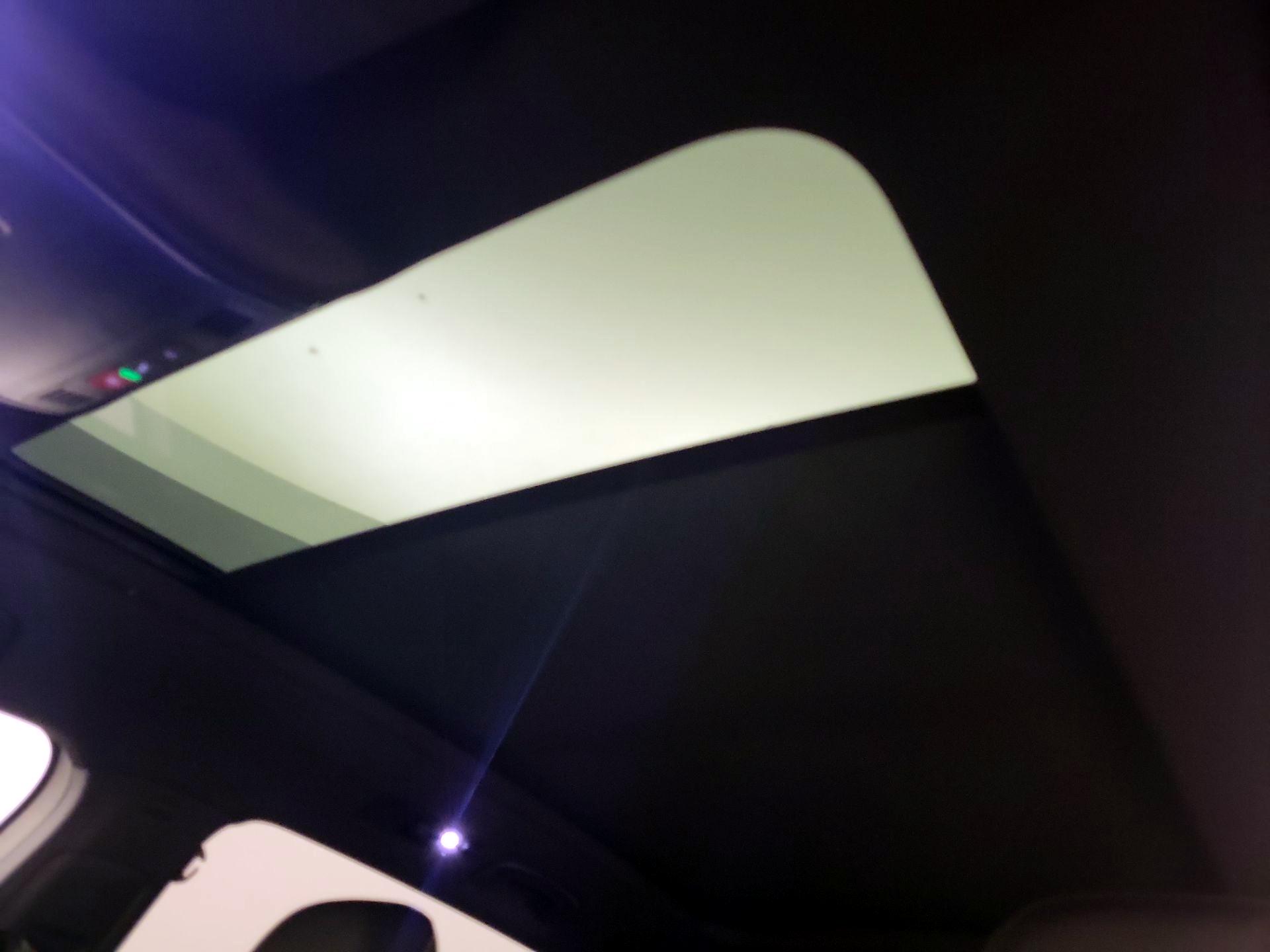 Thumbnail: 2023 Volkswagen Tiguan - 19