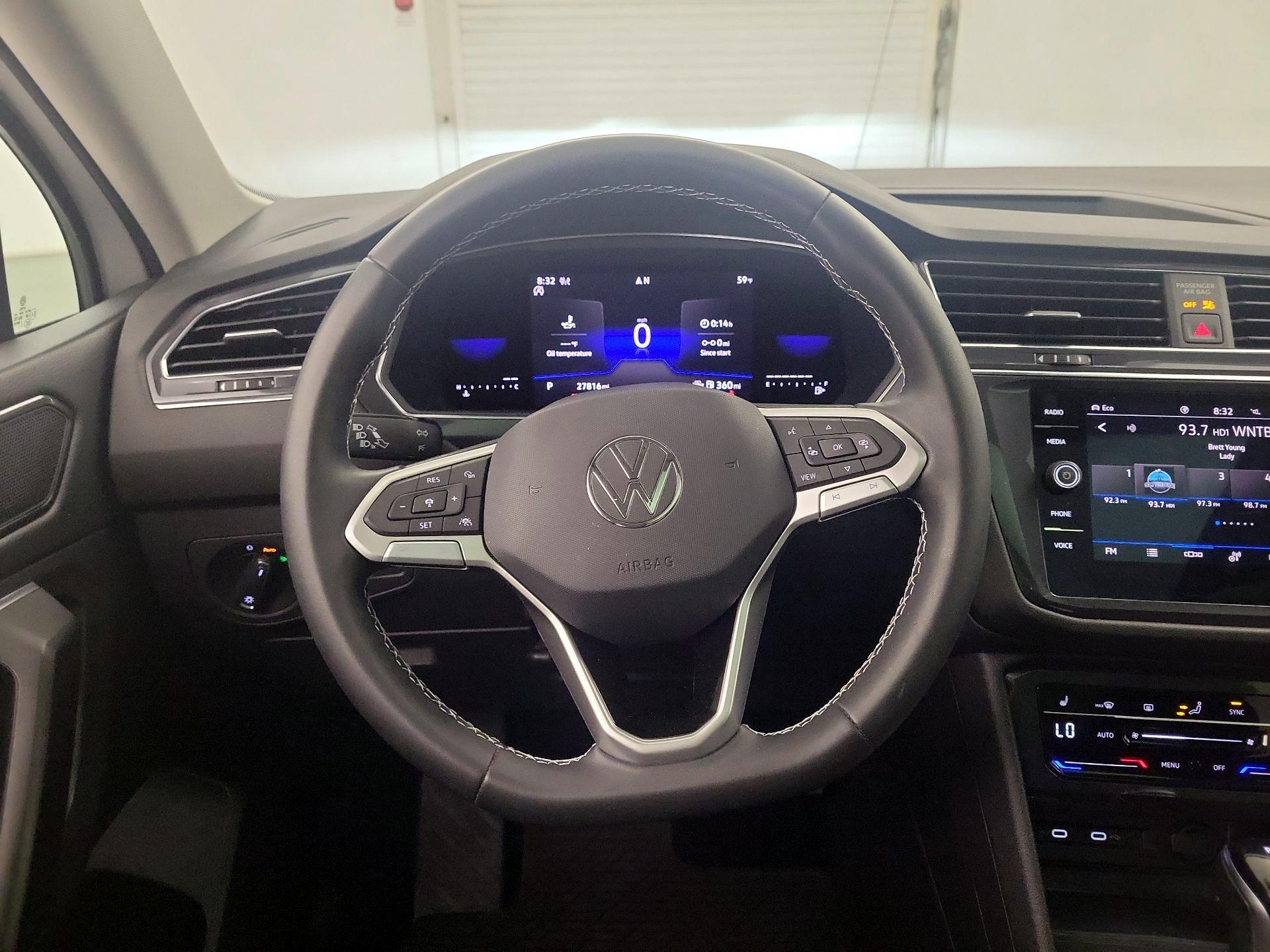 Thumbnail: 2023 Volkswagen Tiguan - 10