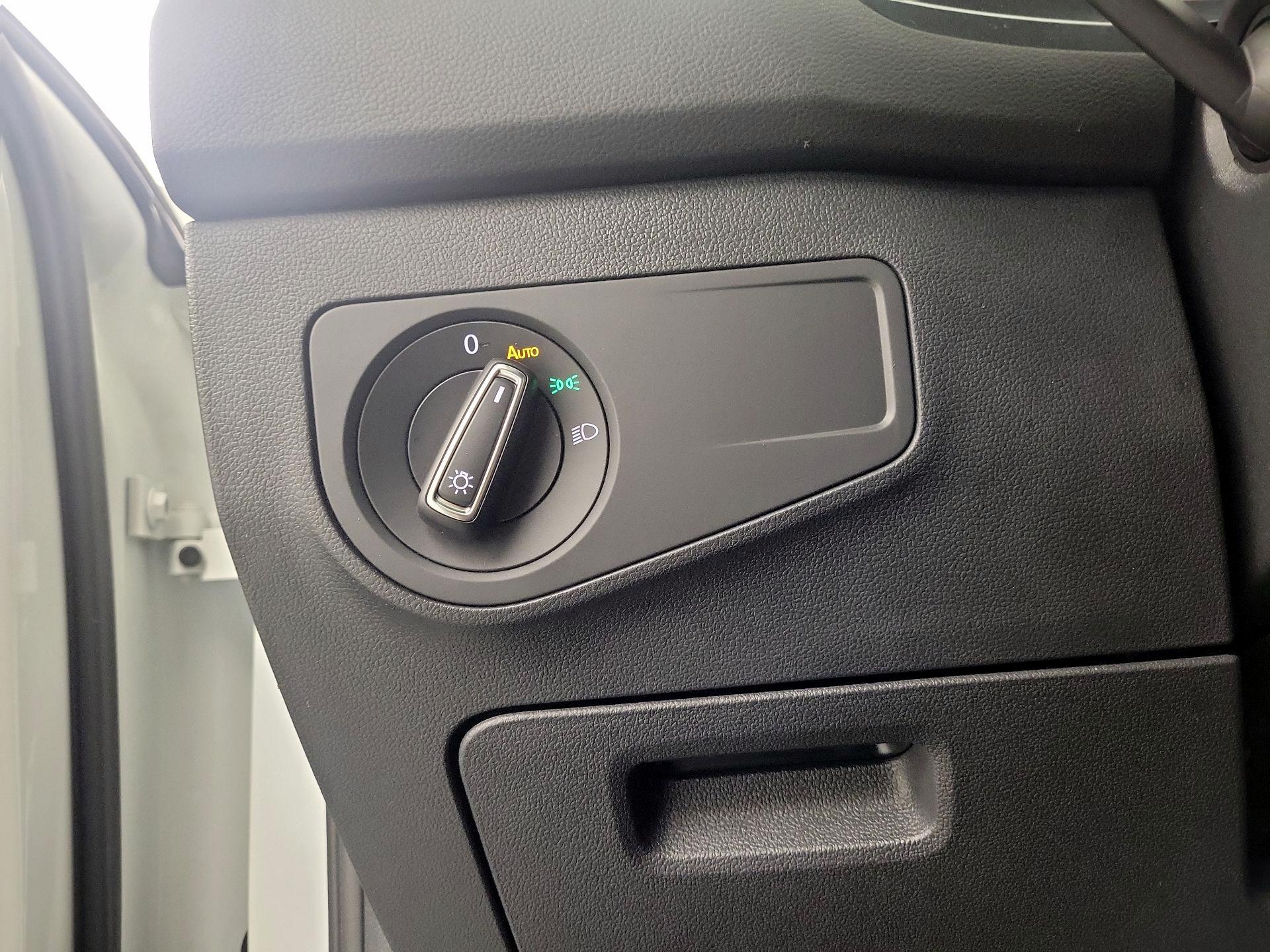 Thumbnail: 2023 Volkswagen Tiguan - 13