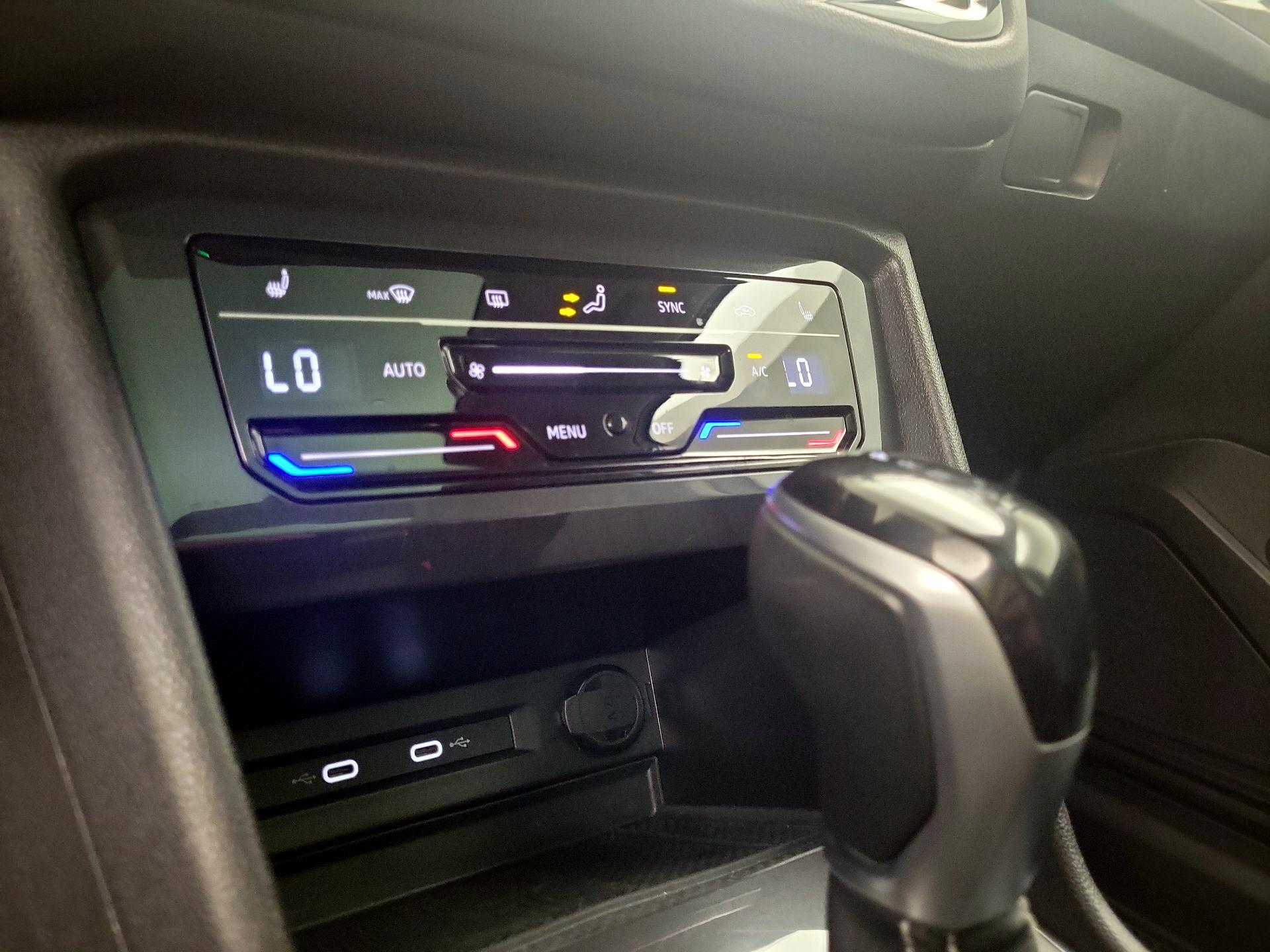 Thumbnail: 2023 Volkswagen Tiguan - 16