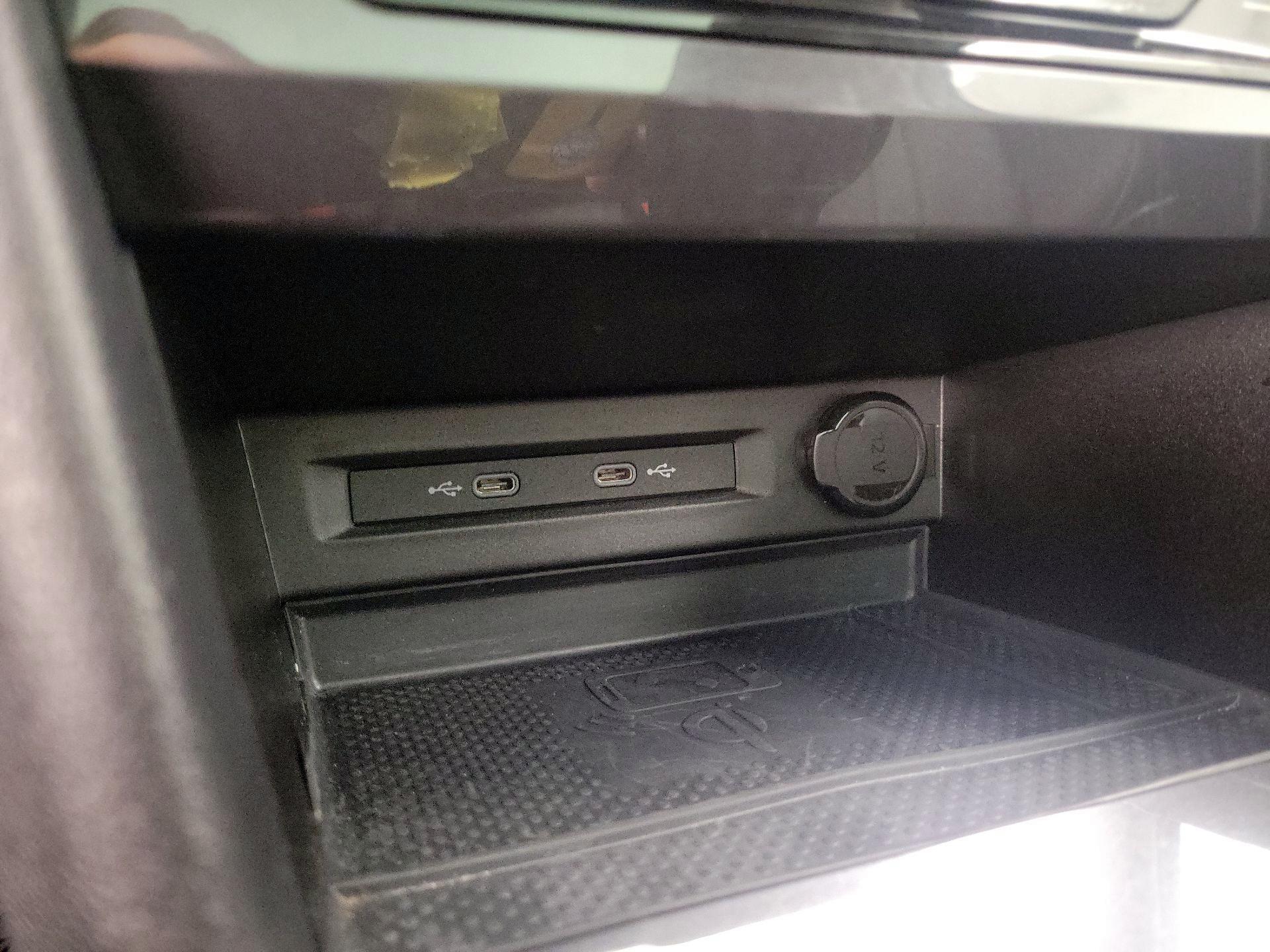 Thumbnail: 2023 Volkswagen Tiguan - 18