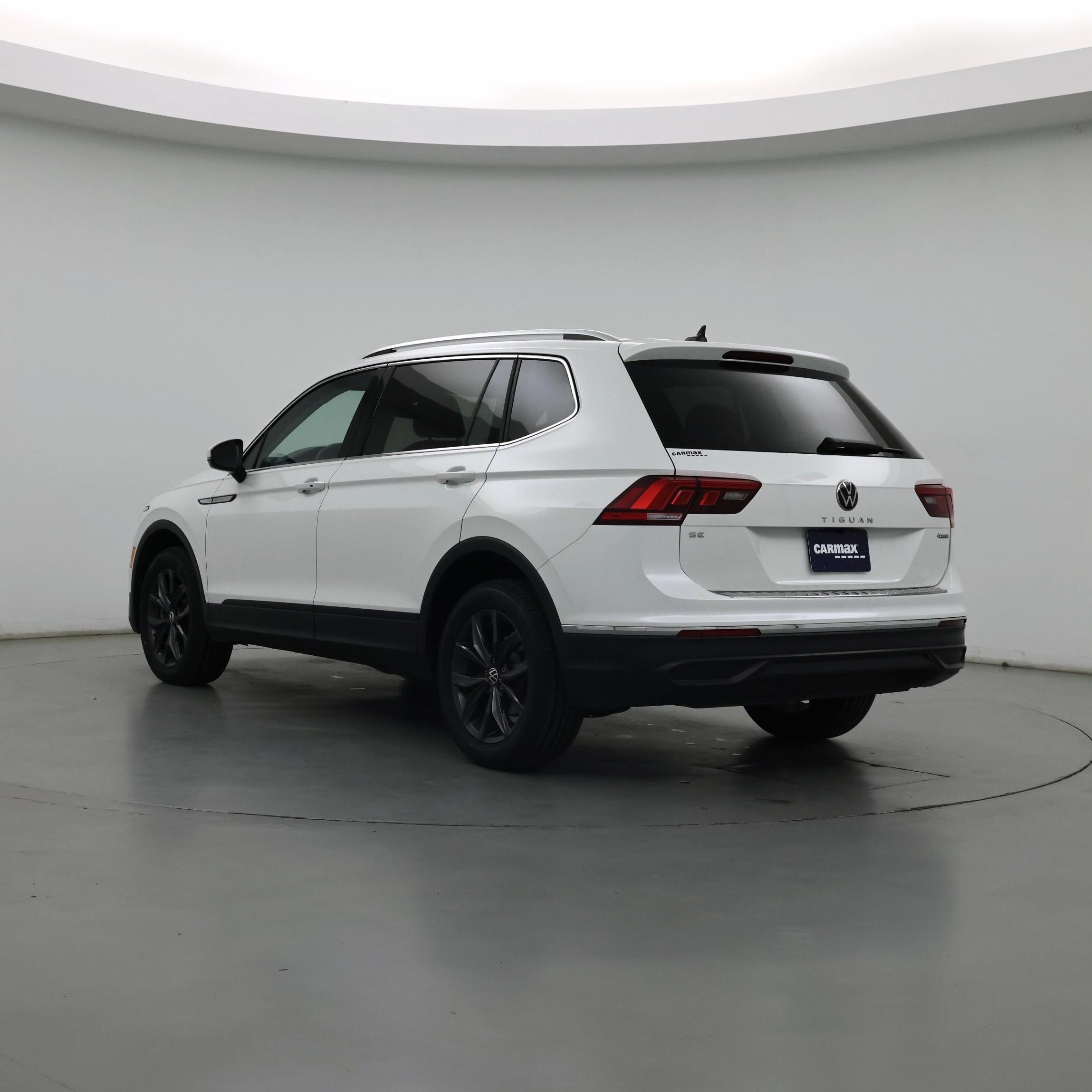Thumbnail: 2023 Volkswagen Tiguan - 2