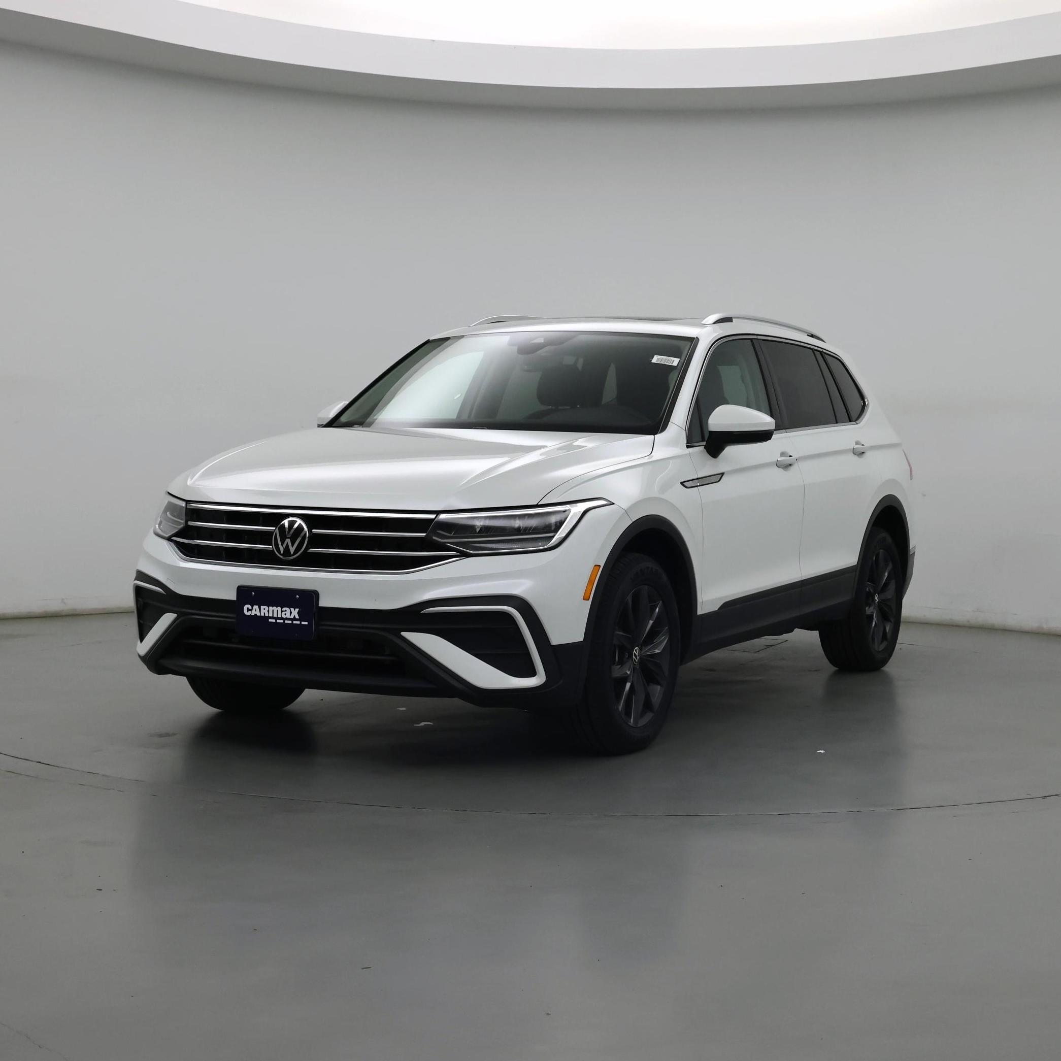 Thumbnail: 2023 Volkswagen Tiguan - 4