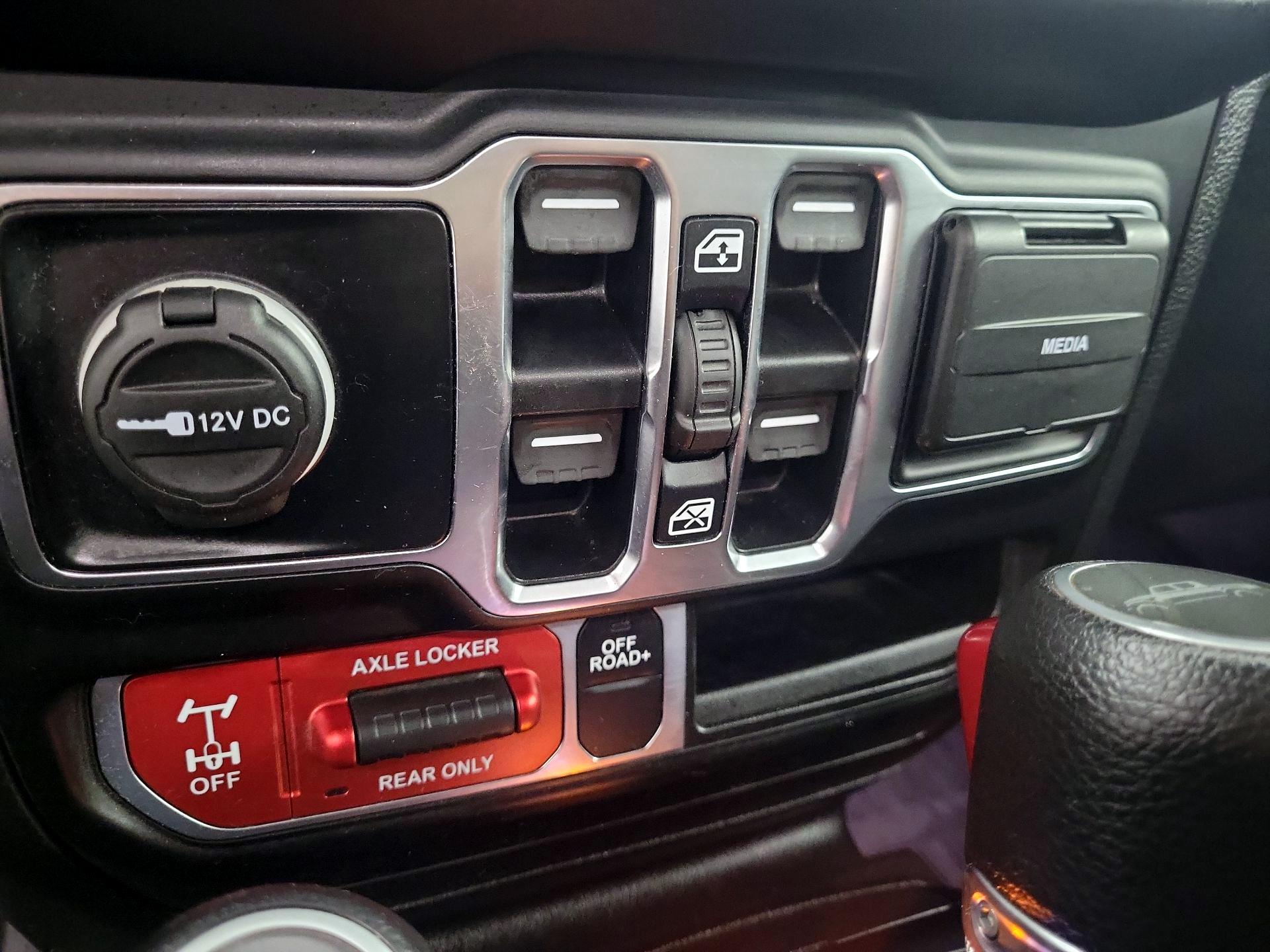 Thumbnail: 2021 Jeep Gladiator - 18