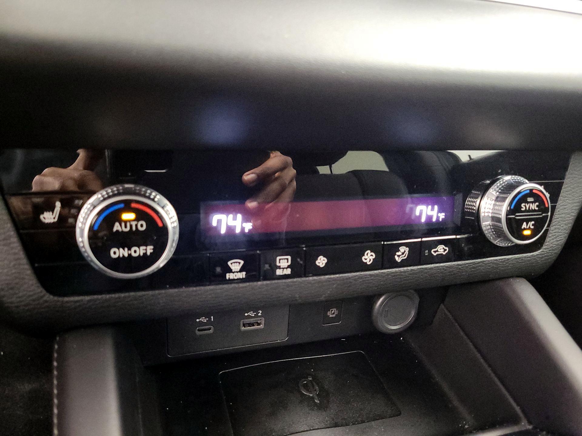 Thumbnail: 2024 Mitsubishi Outlander - 14