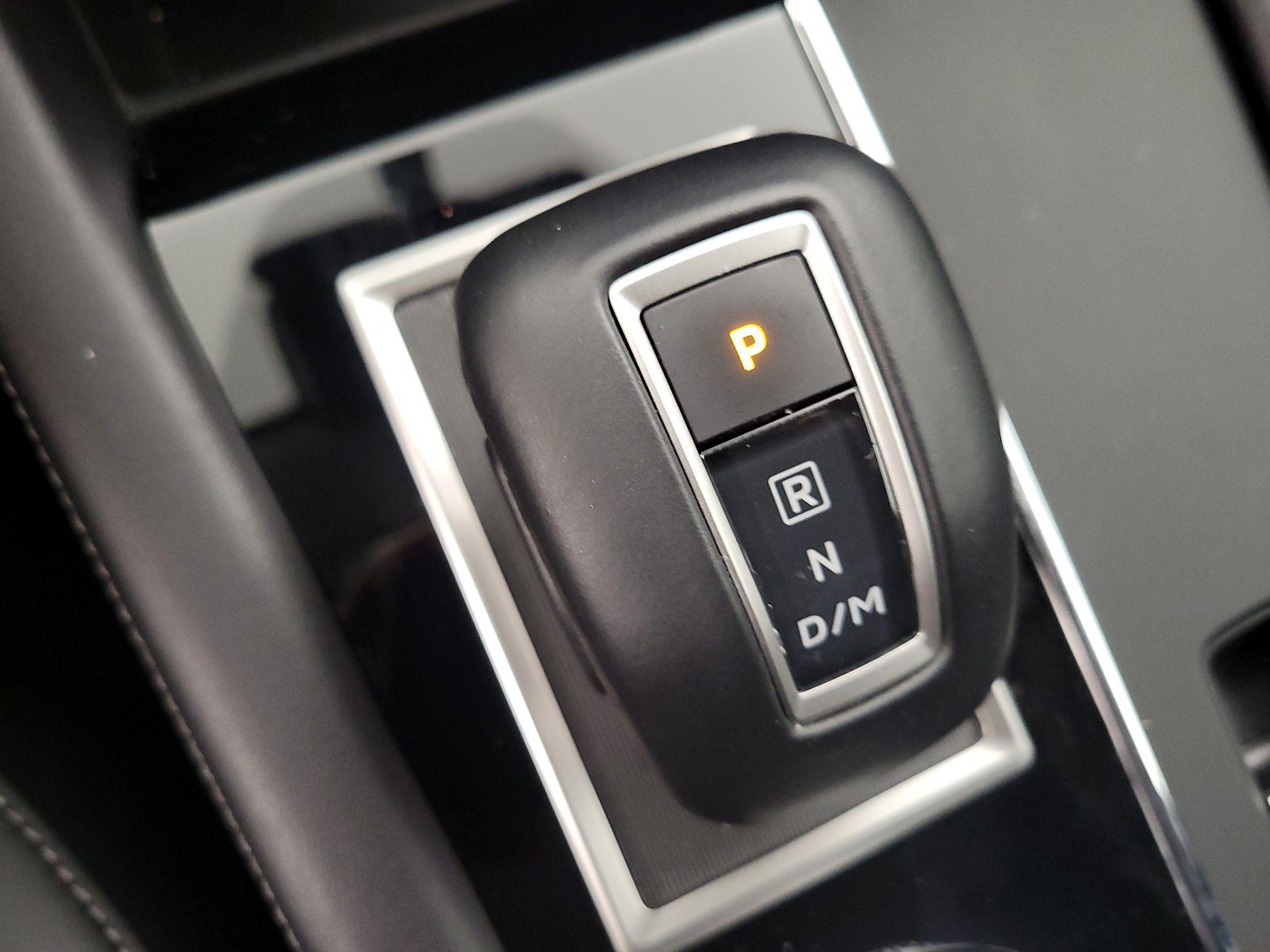 Thumbnail: 2024 Mitsubishi Outlander - 15