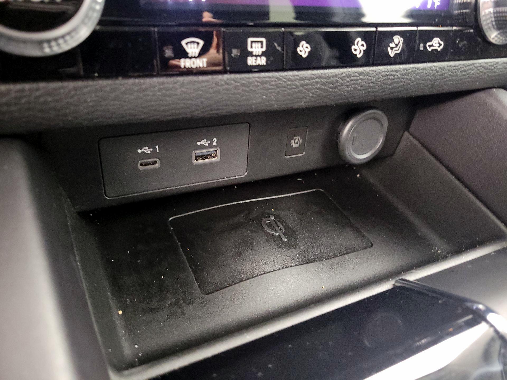 Thumbnail: 2024 Mitsubishi Outlander - 16