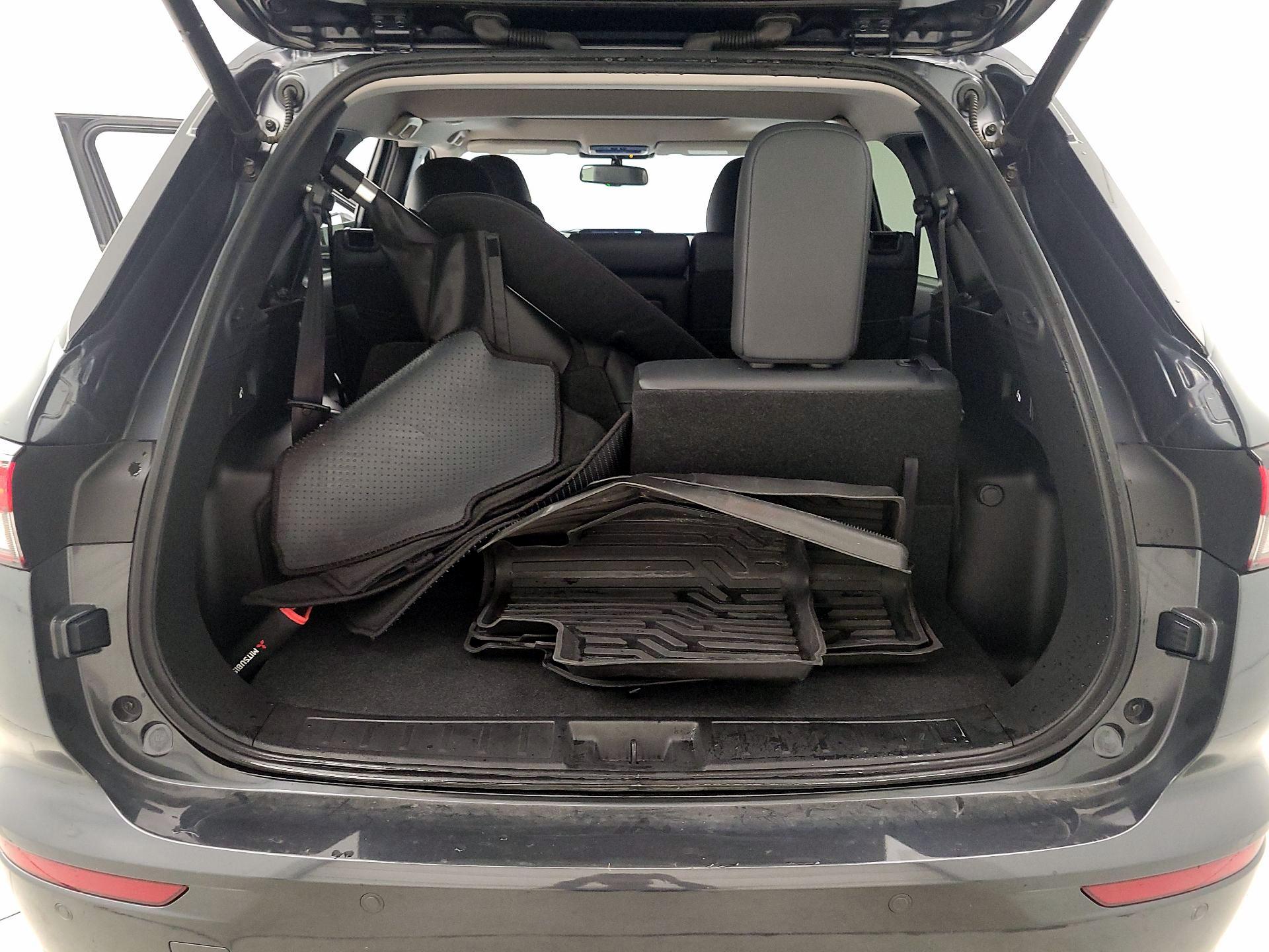 Thumbnail: 2024 Mitsubishi Outlander - 18