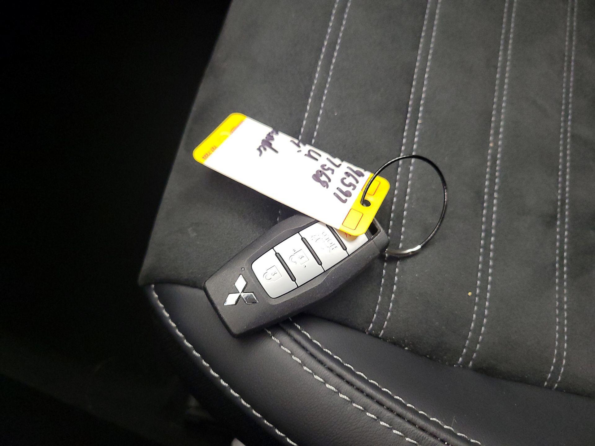 Thumbnail: 2024 Mitsubishi Outlander - 20