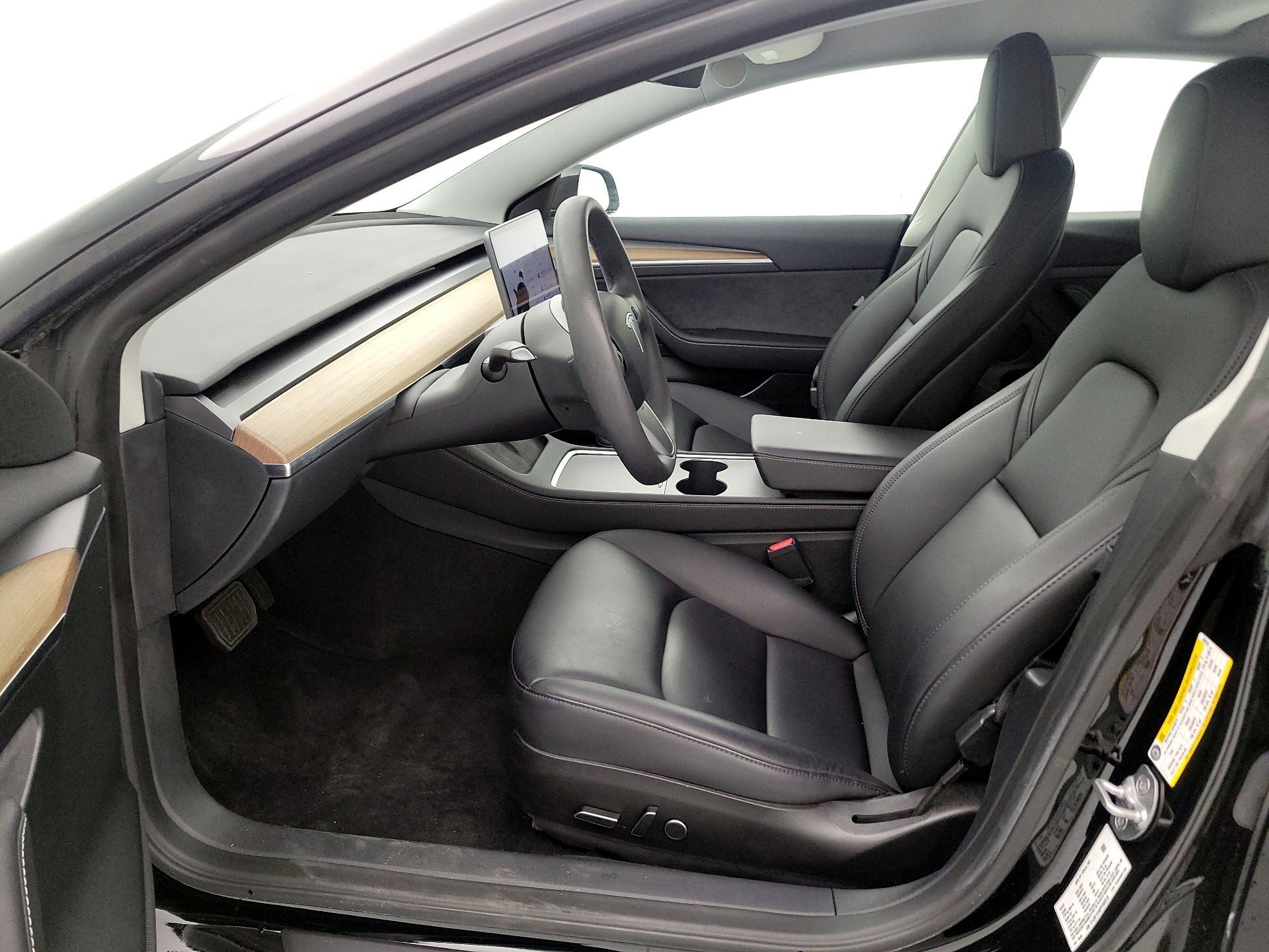 Thumbnail: 2023 Tesla Model 3 - 11