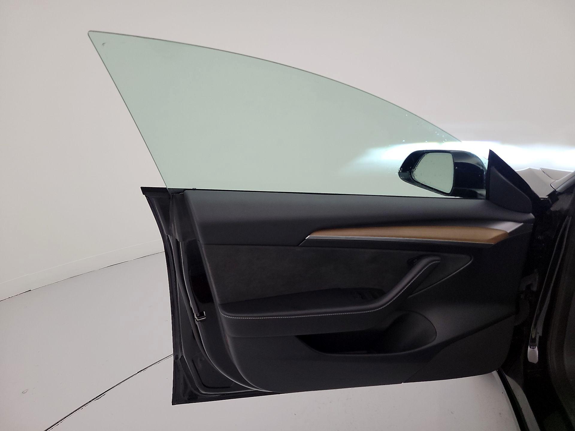 Thumbnail: 2023 Tesla Model 3 - 12