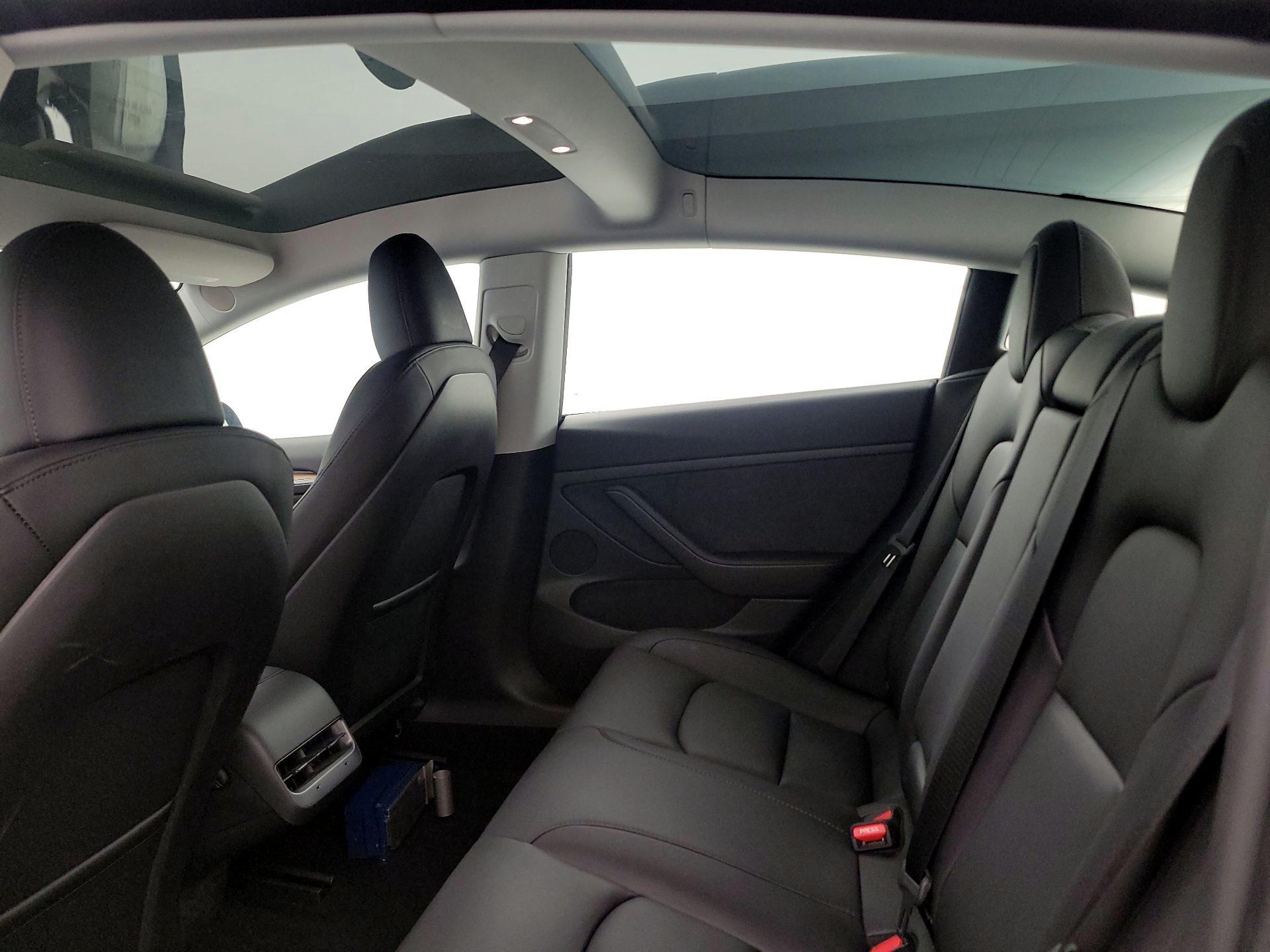 Thumbnail: 2023 Tesla Model 3 - 19