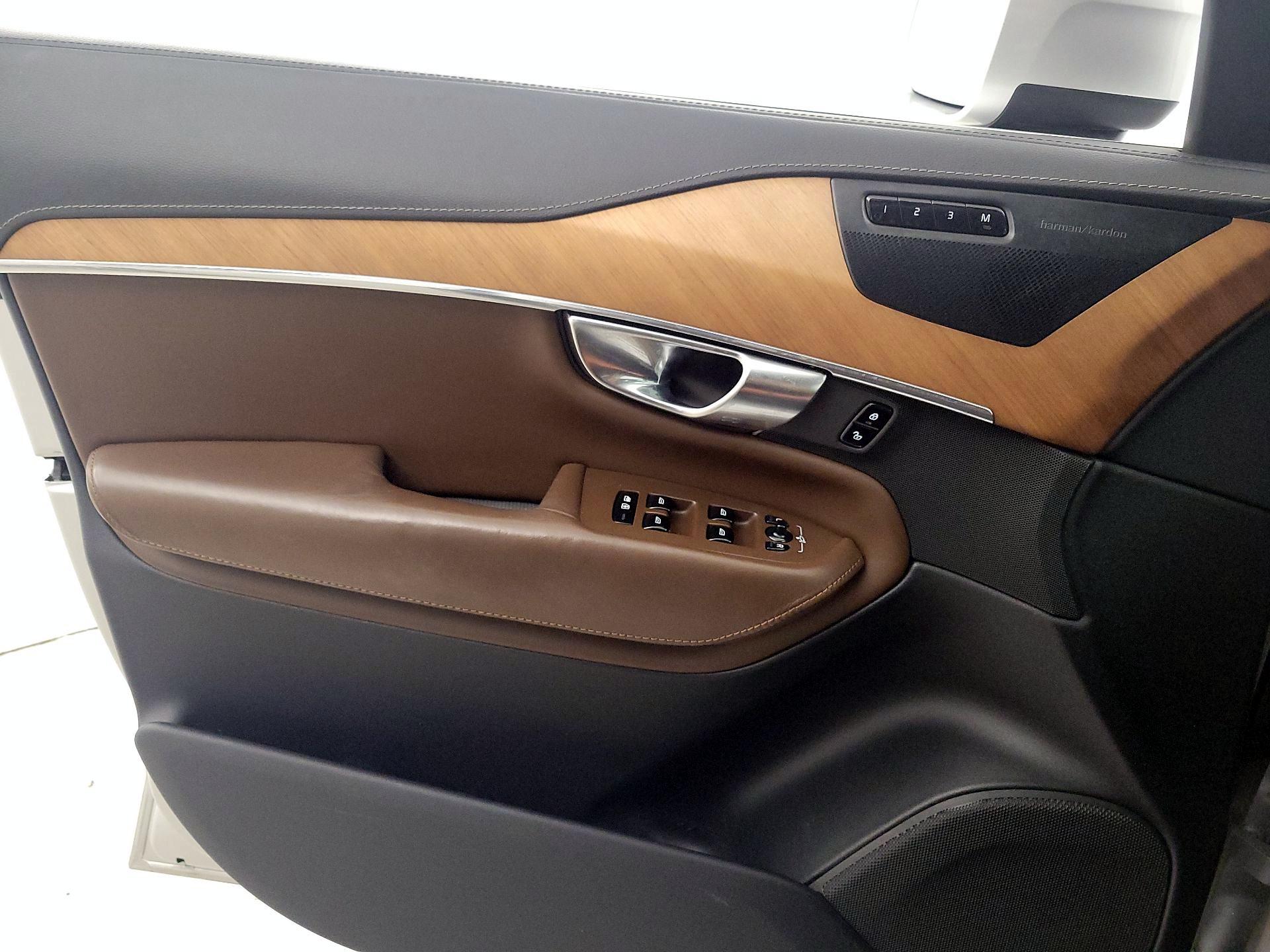 Thumbnail: 2019 Volvo XC90 - 12