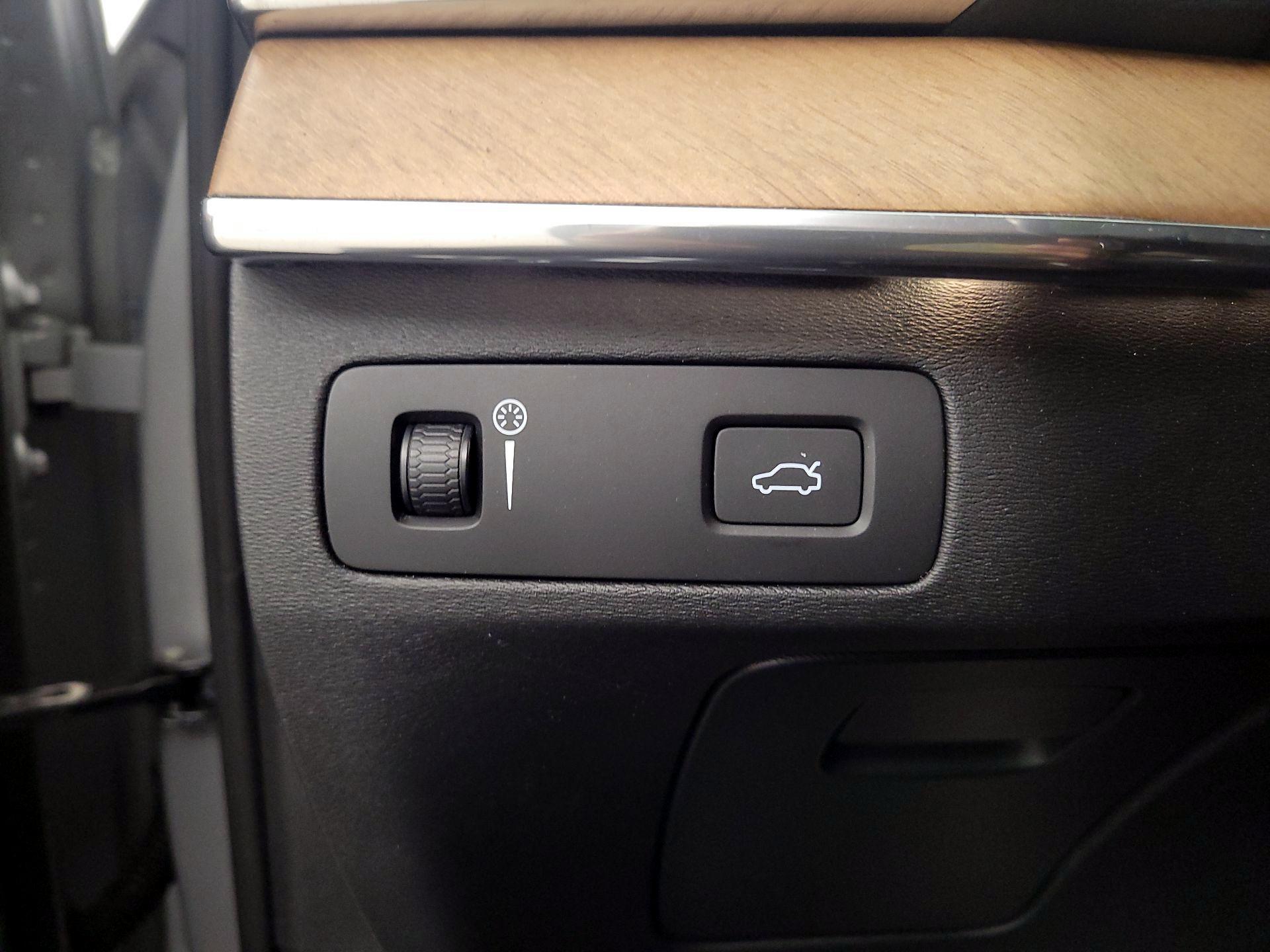 Thumbnail: 2019 Volvo XC90 - 13