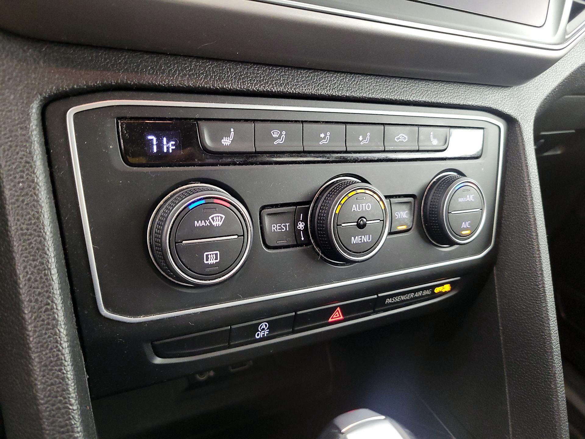 Thumbnail: 2019 Volkswagen Atlas - 16