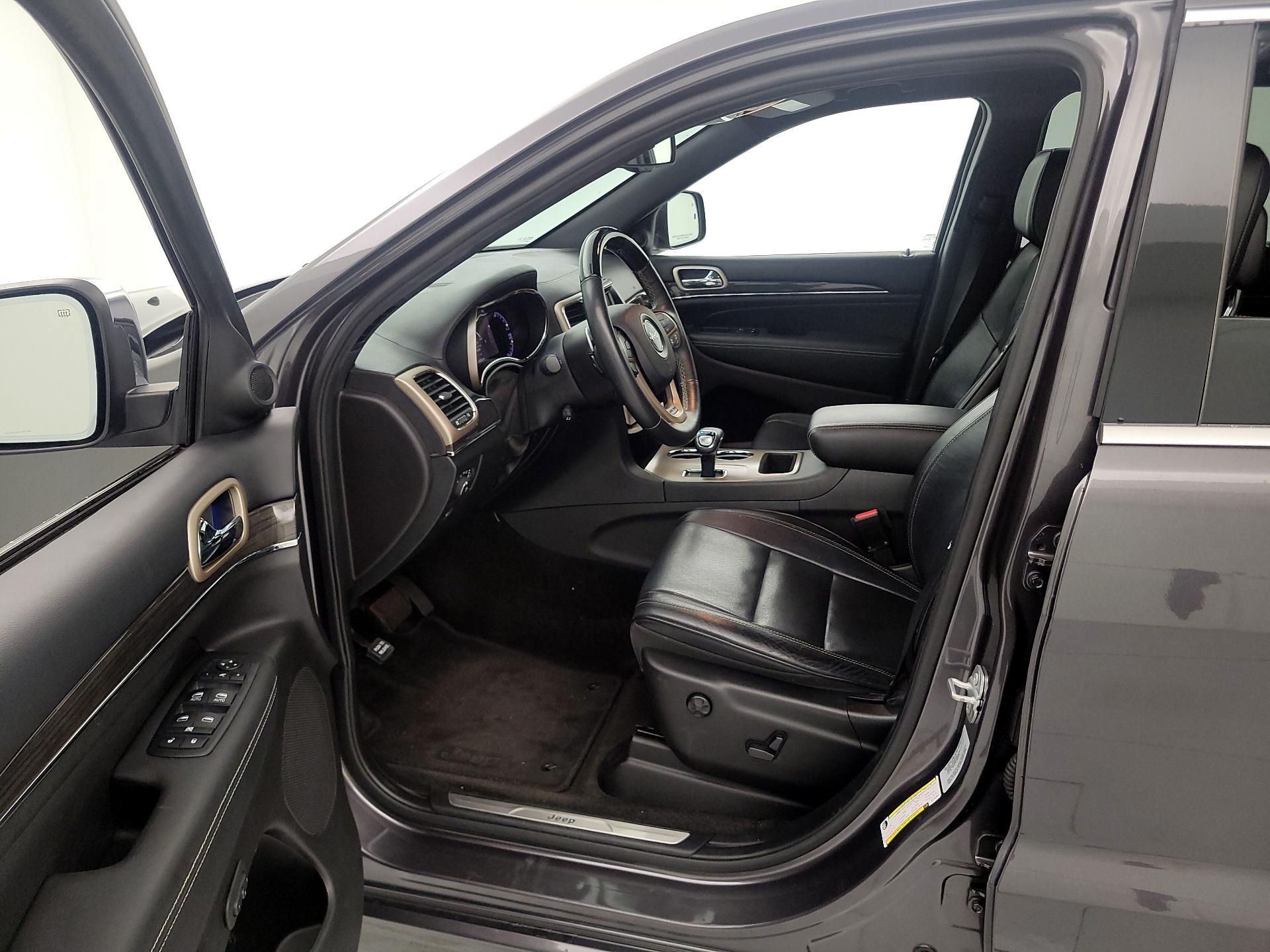 Thumbnail: 2015 Jeep Grand Cherokee - 11