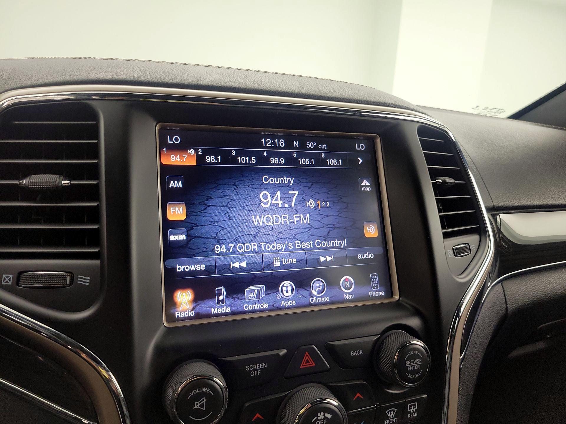 Thumbnail: 2015 Jeep Grand Cherokee - 16