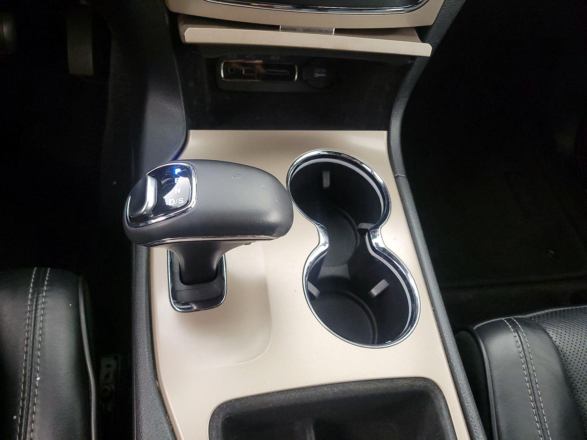 Thumbnail: 2015 Jeep Grand Cherokee - 18