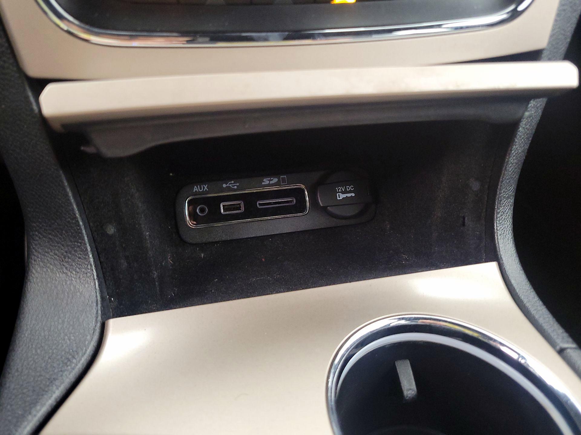 Thumbnail: 2015 Jeep Grand Cherokee - 19