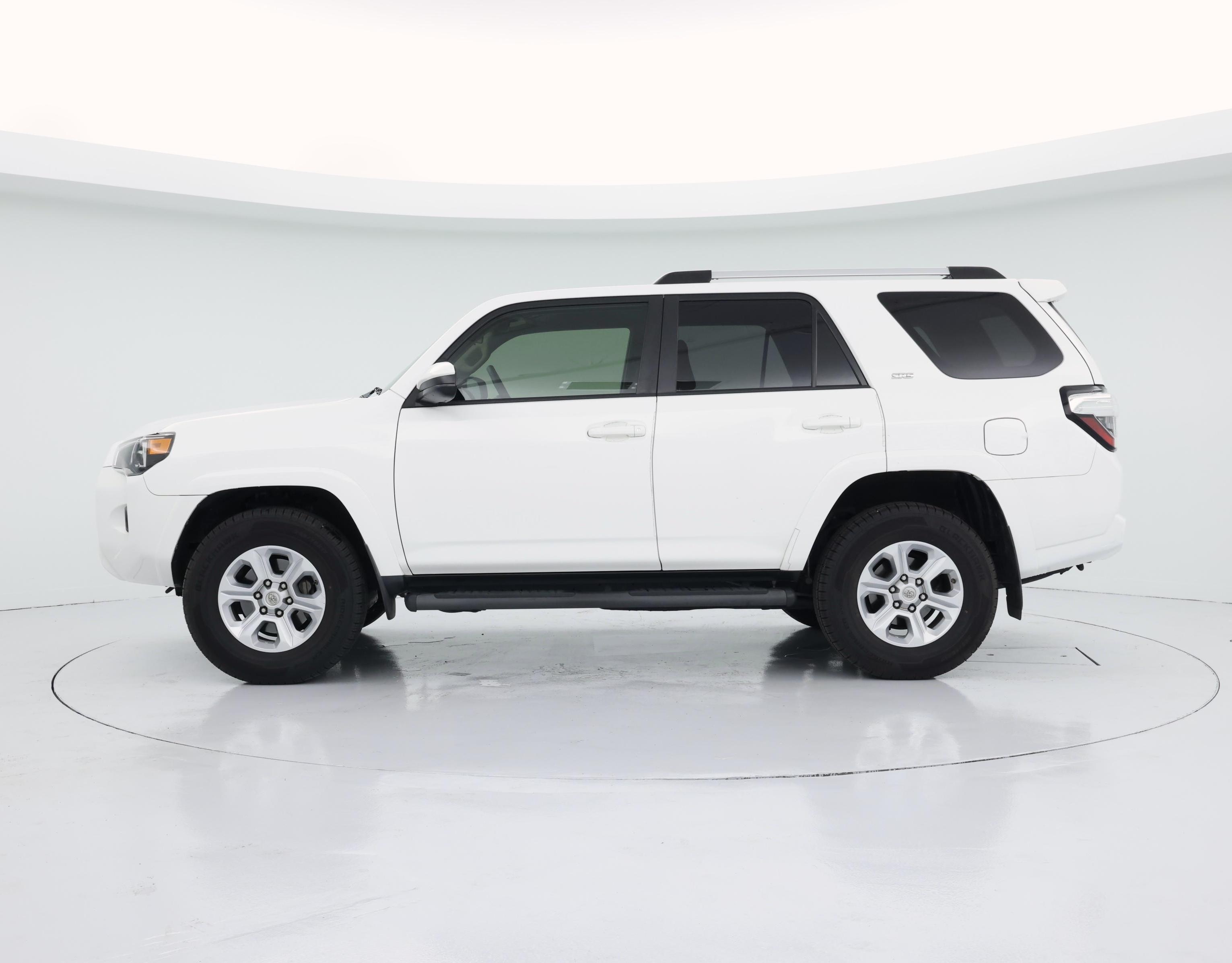 Thumbnail: 2019 Toyota 4Runner - 3