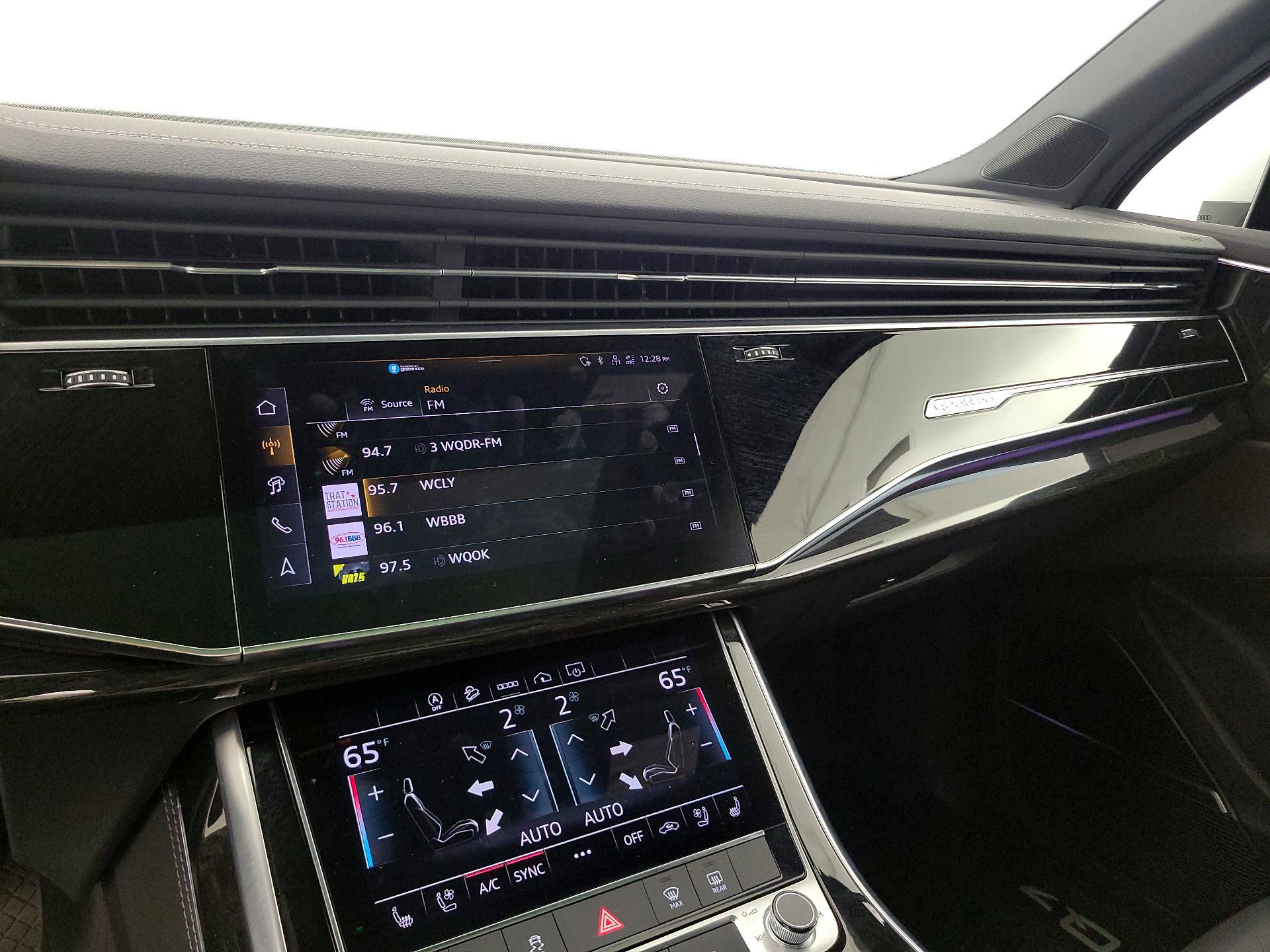 Thumbnail: 2025 Audi Q7 - 16